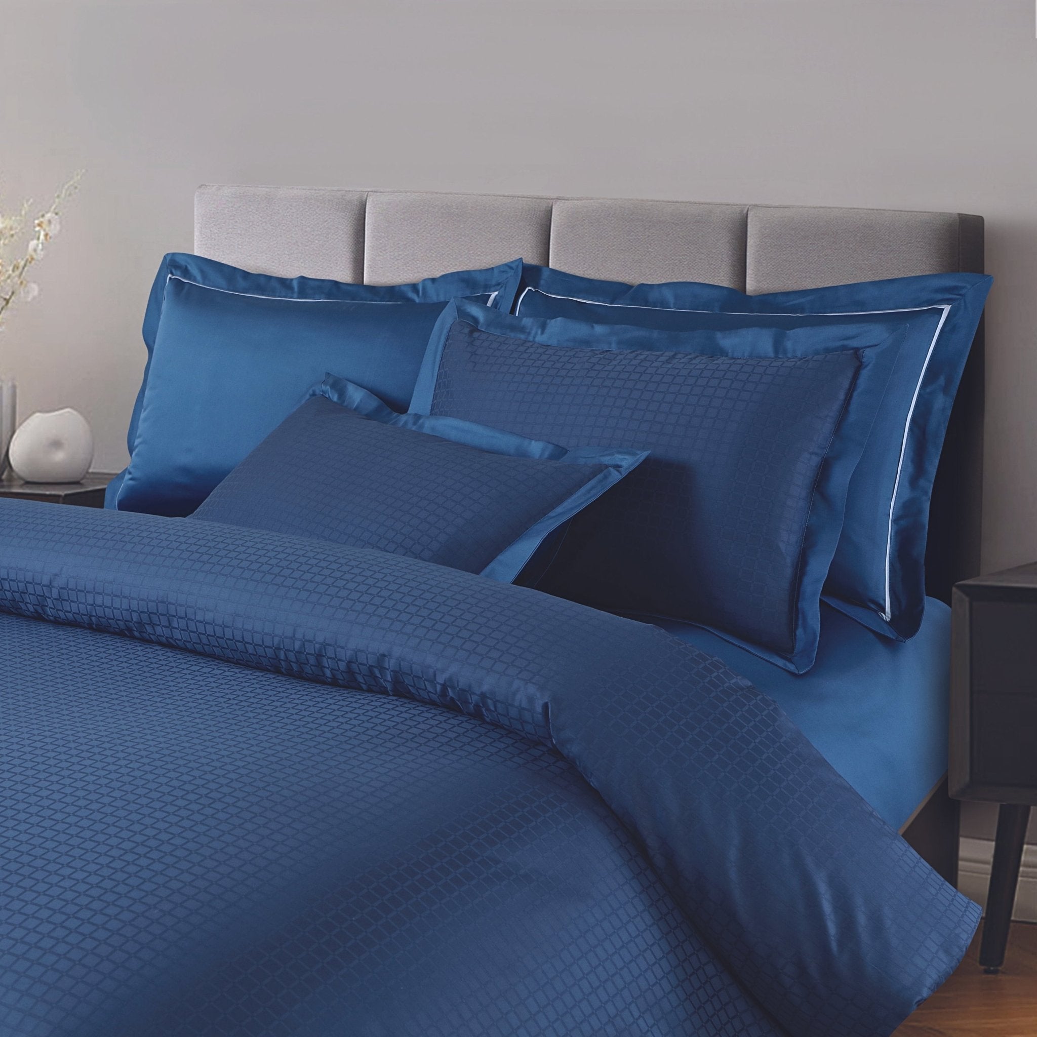 Blue Jacquard Bed Sheet, King Size Cotton Sheet with 2 Pillow Covers