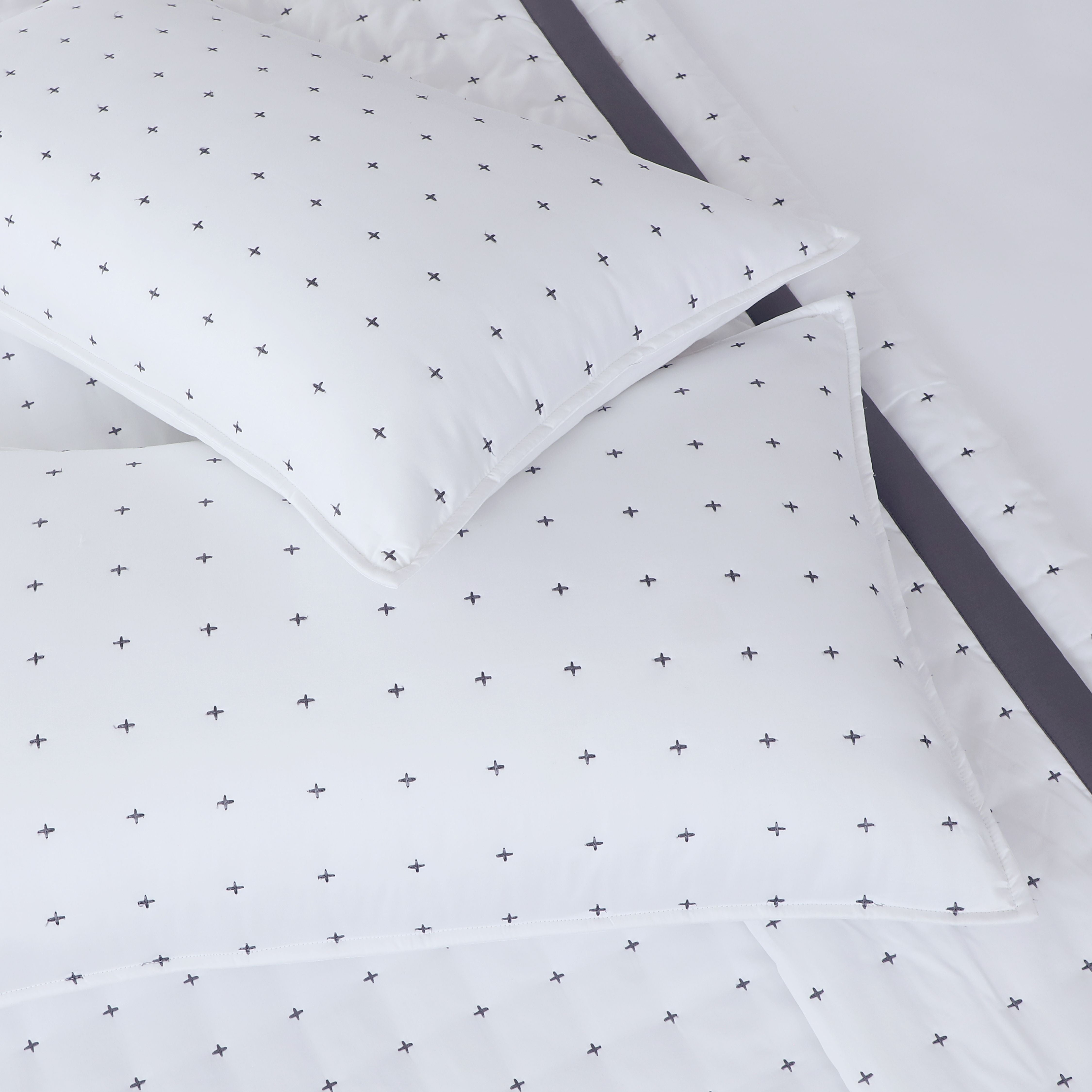 Malako Luxe 550 TC 100% Cotton White Solid King Size Bedspread Set