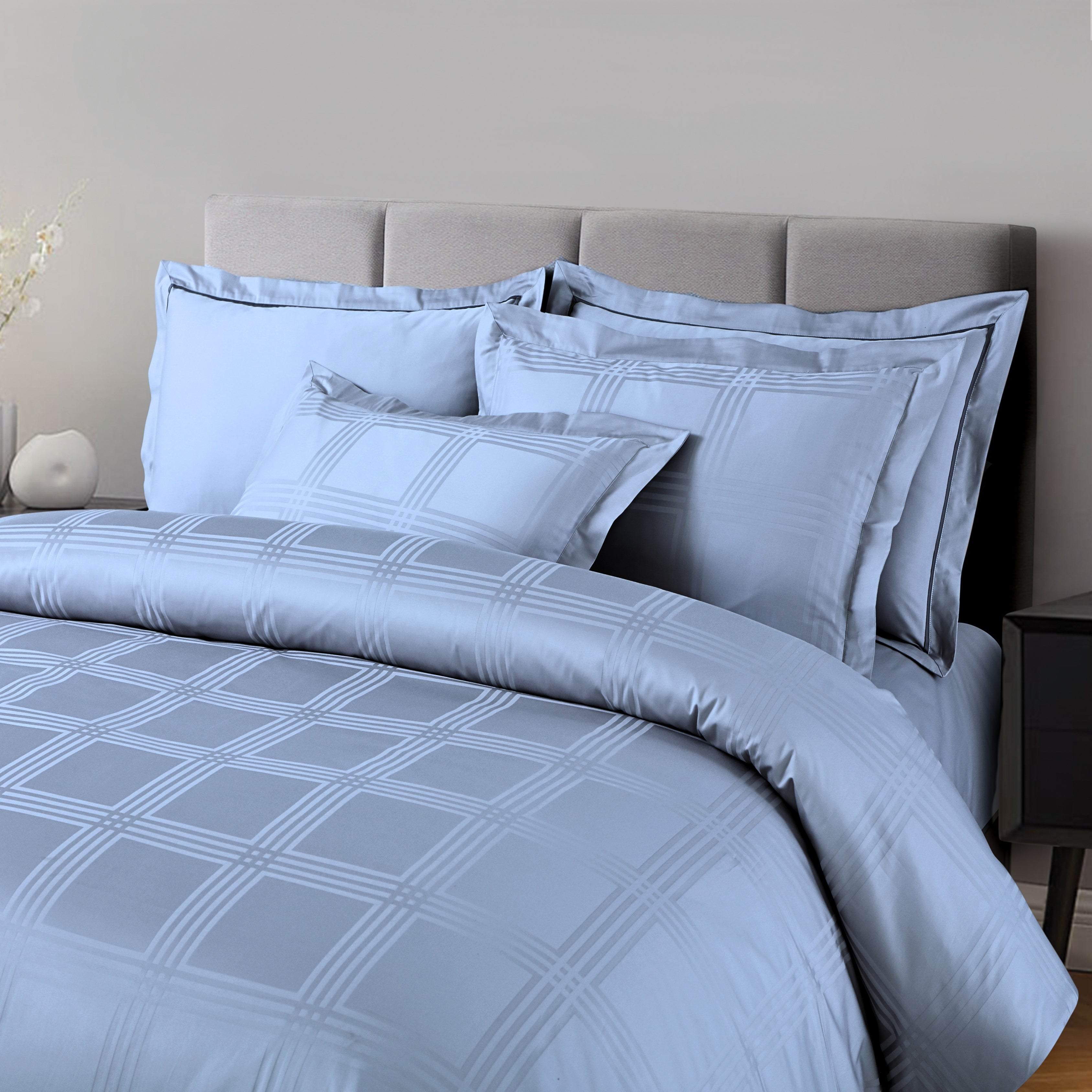 Malako Amalfi Jacquard Pigeon Blue Checks 550 TC 100% Cotton Duvet Cover