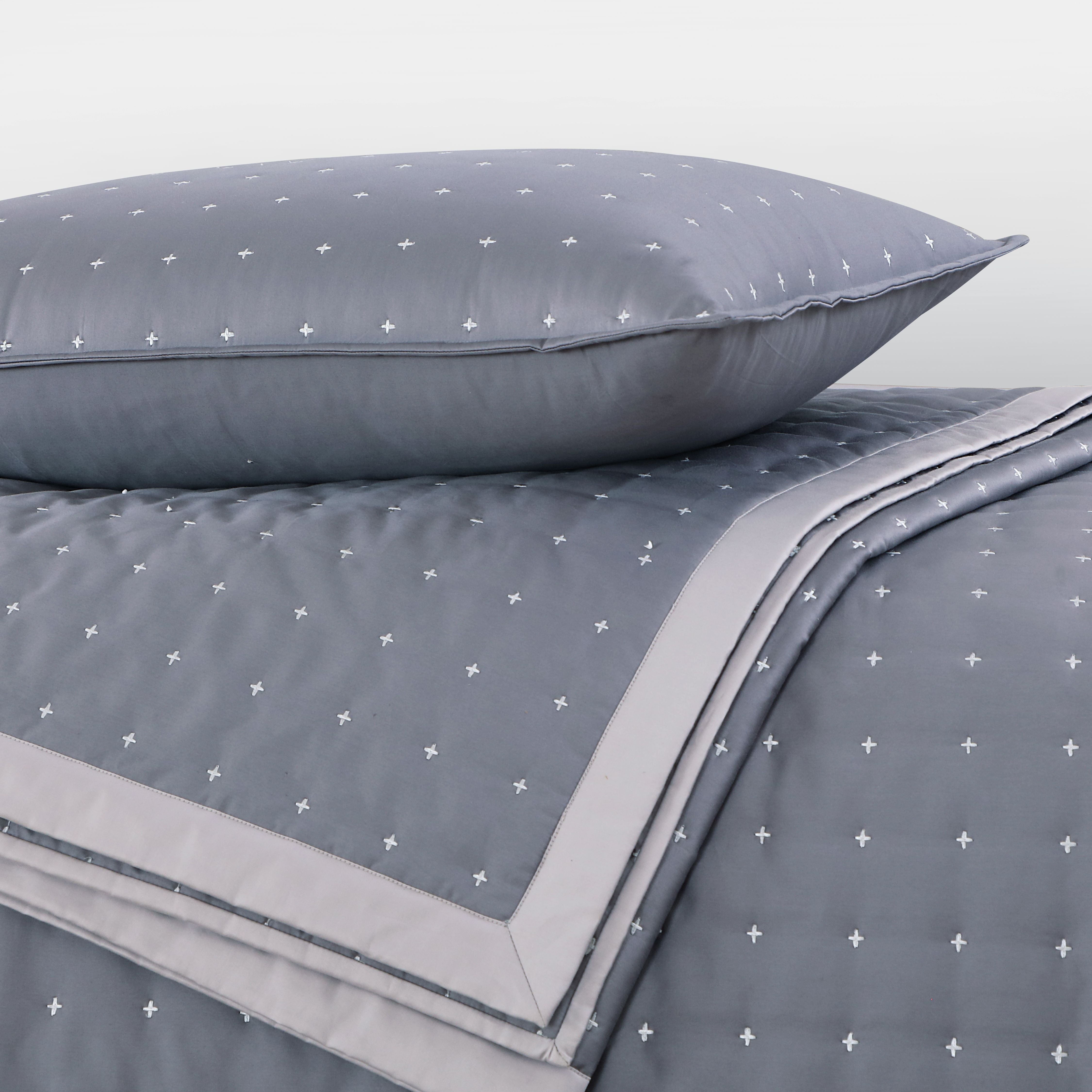 Malako Luxe 550 TC 100% Cotton Grey Solid King Size Bedspread Set