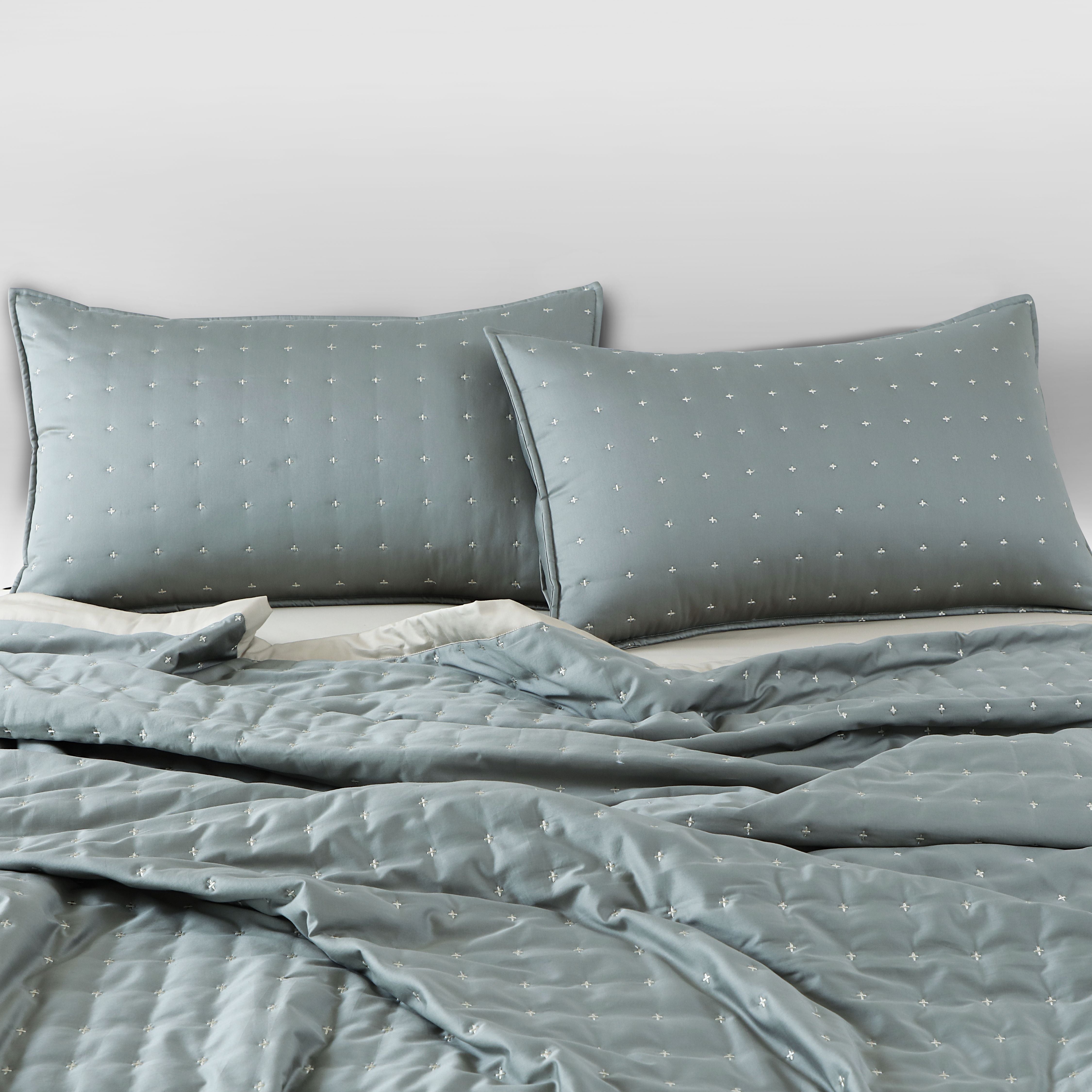 Malako Luxe 550 TC 100% Cotton Olive Green Solid King Size Bedspread Set