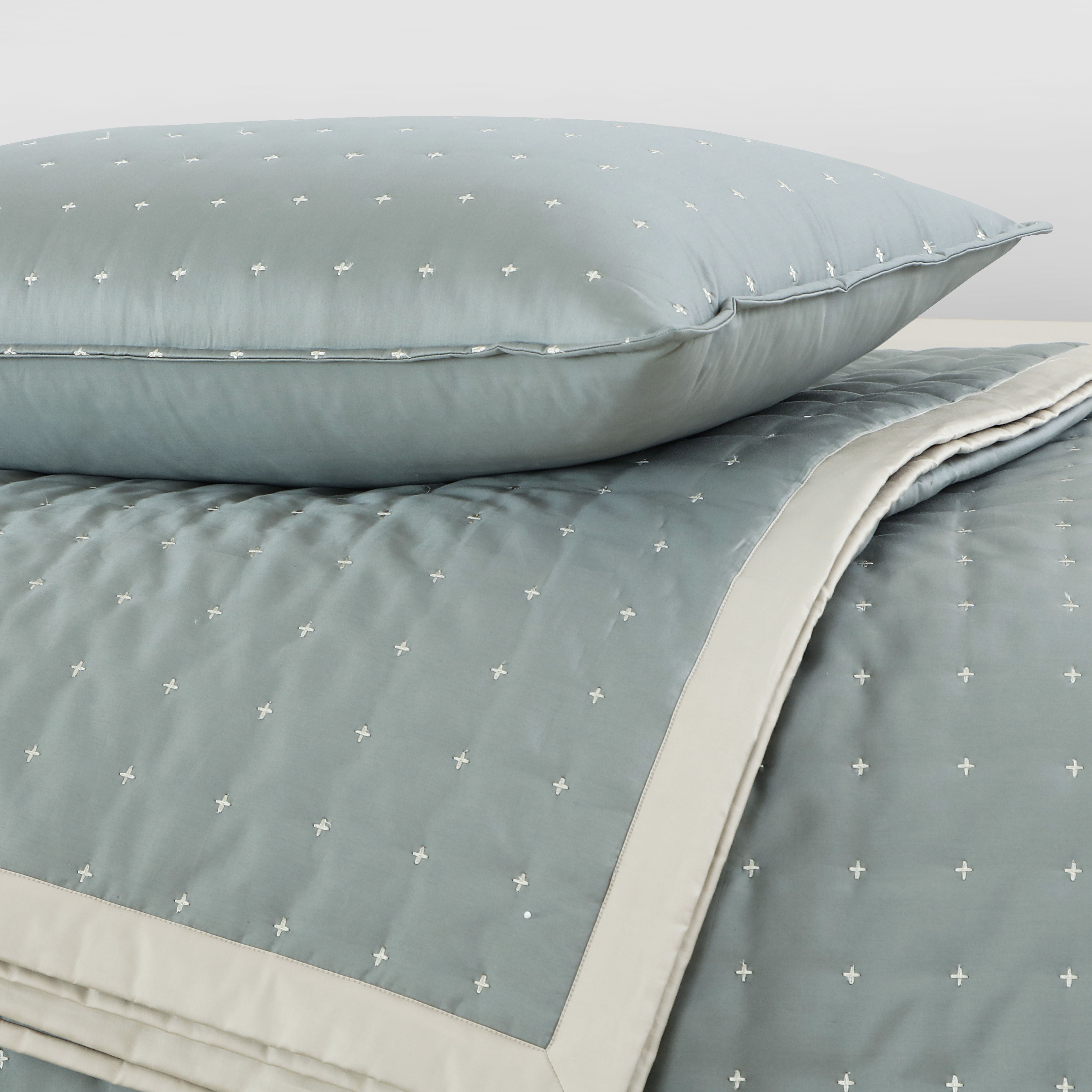 Malako Luxe 550 TC 100% Cotton Olive Green Solid King Size Bedspread Set