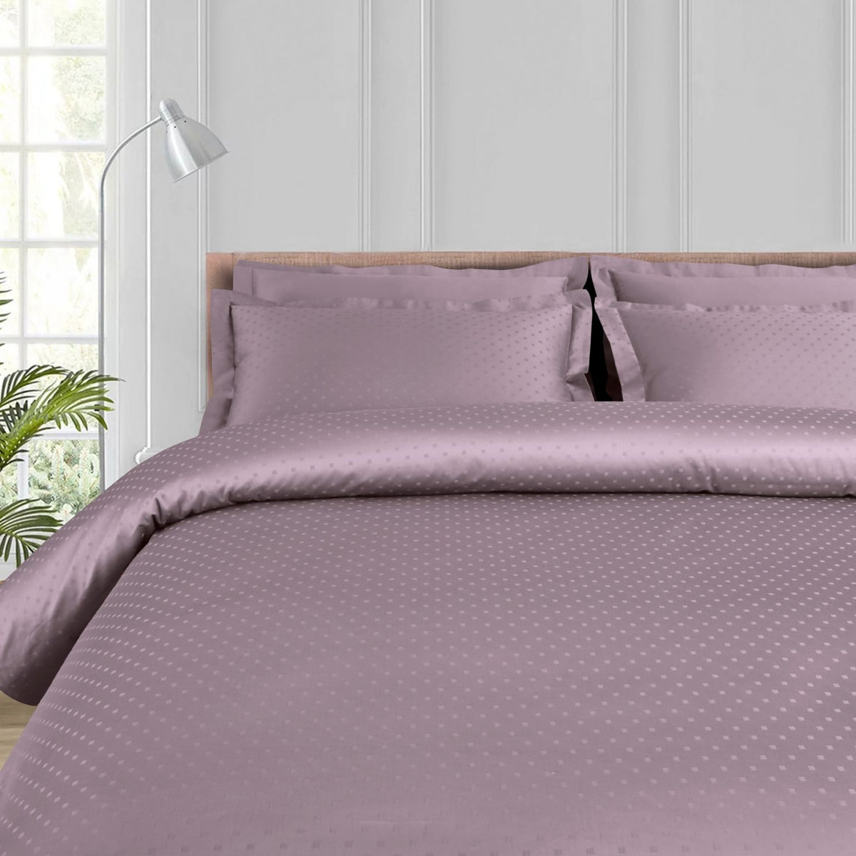 Malako Swiss Checks Jacquard Wine 550 TC 100% Cotton Duvet Cover