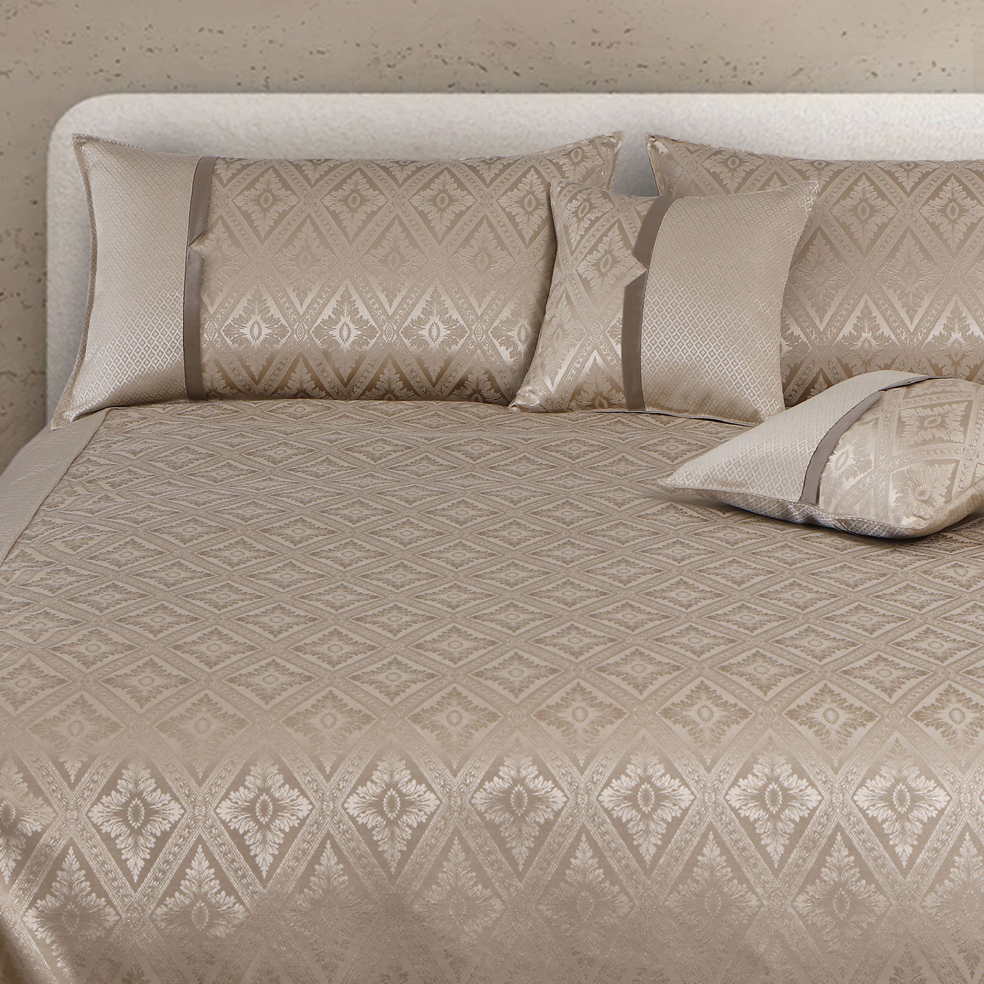 Malako Beige Jacquard King Size 5 Piece Bedspread Set