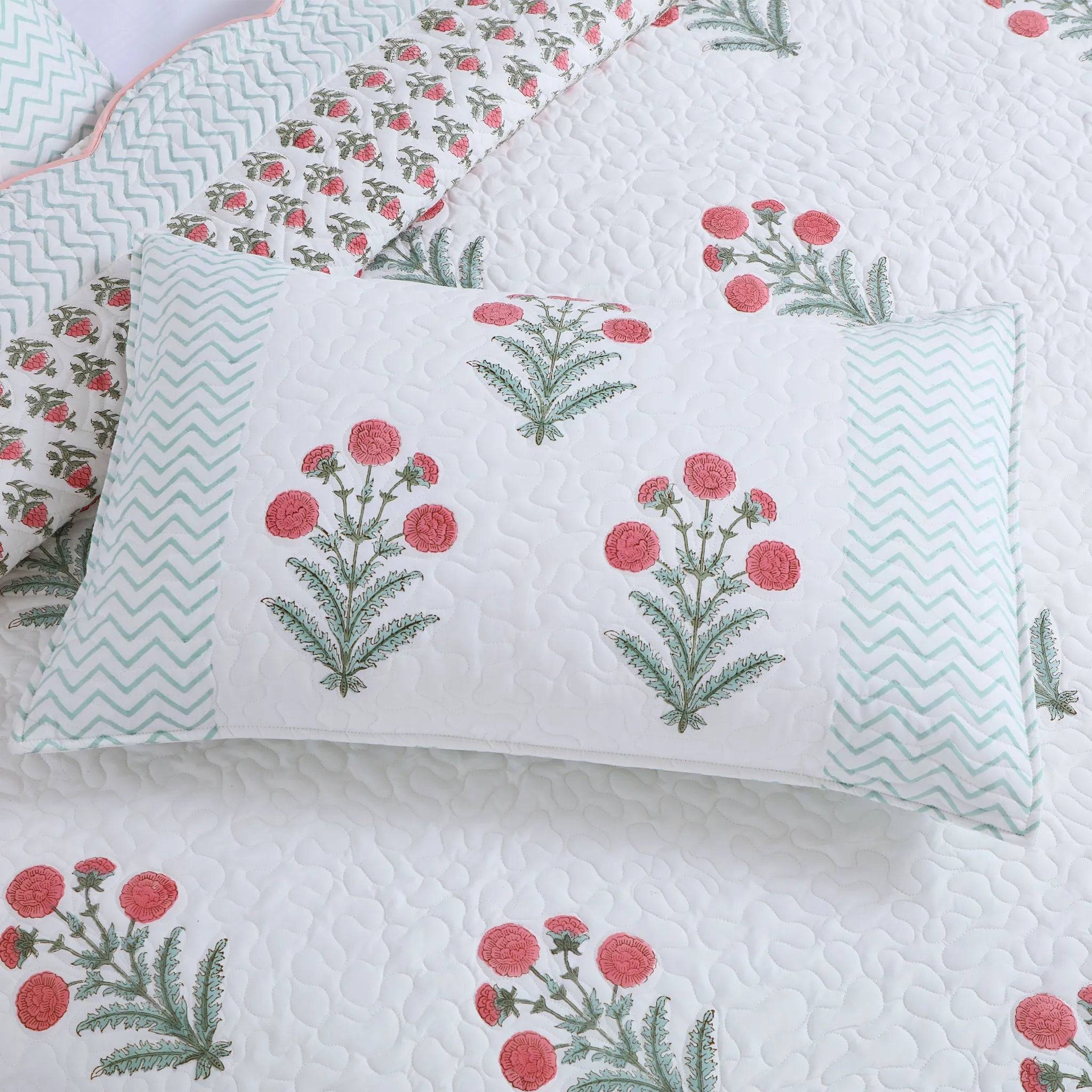 Cotton Quilted Bedcover with Pillow Covers – King Size