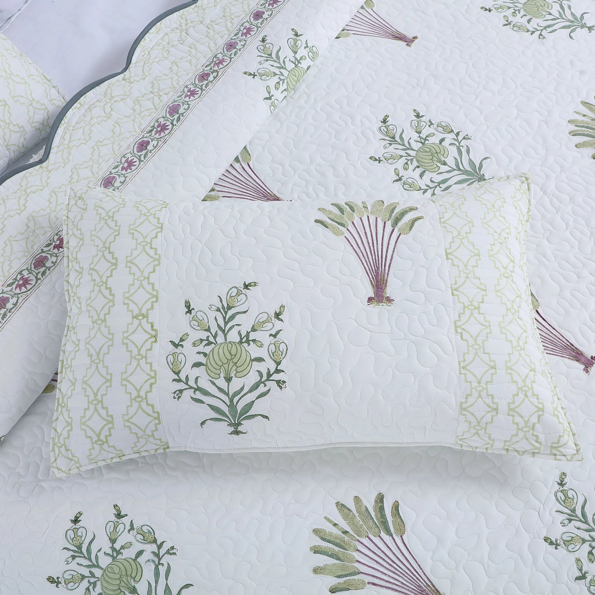 Cotton Quilted Bedcover with Pillow Covers – King Size