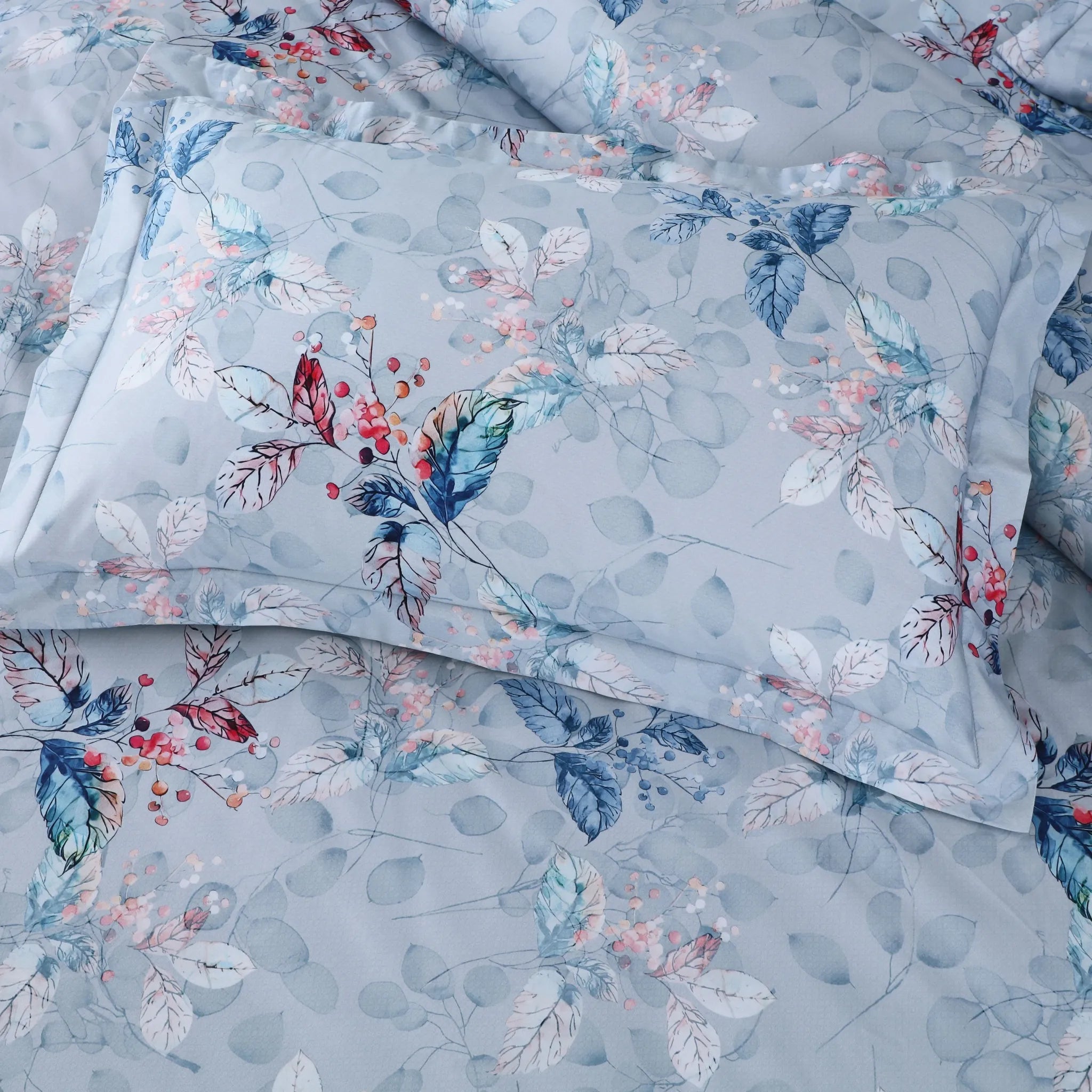 Cotton quilted comforter bedding set with cushions – blue