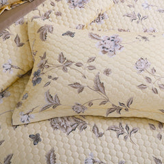Lightweight breathable yellow cotton quilted bedspread