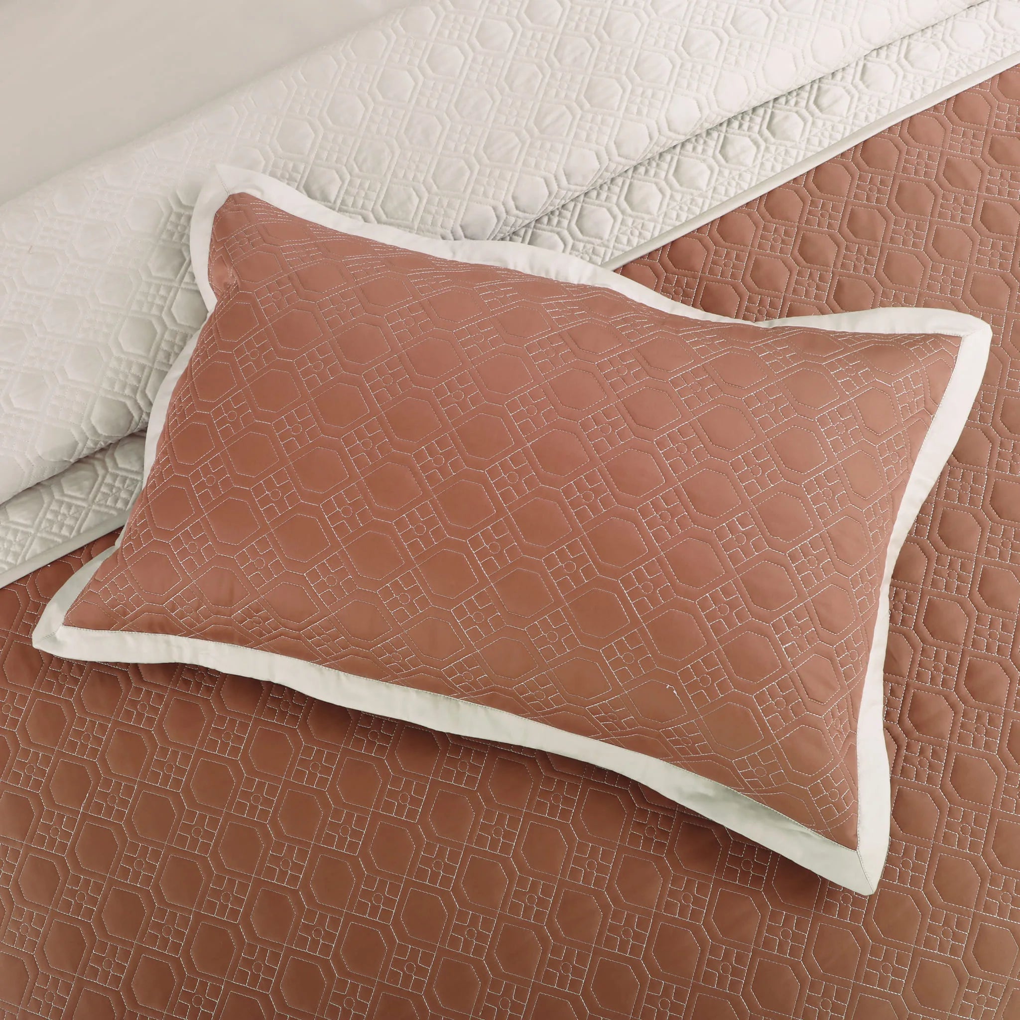 Malako Luxe 550 TC 100% Cotton Cedar & Beige Solid King Size Reversible Bedspread Set