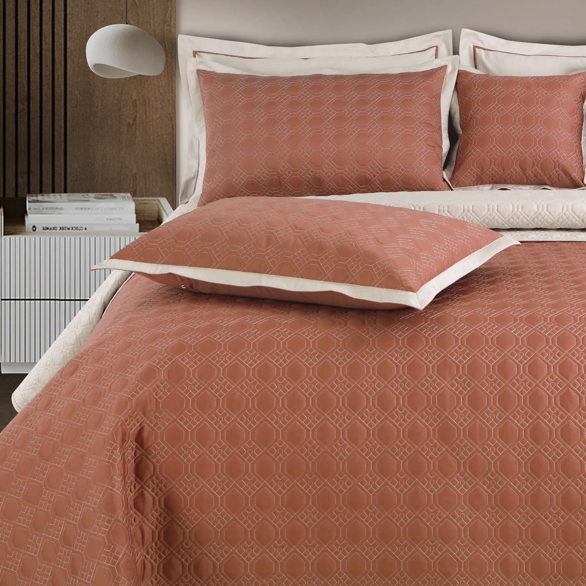 Malako Luxe 550 TC 100% Cotton Cedar & Beige Solid King Size Reversible Bedspread Set