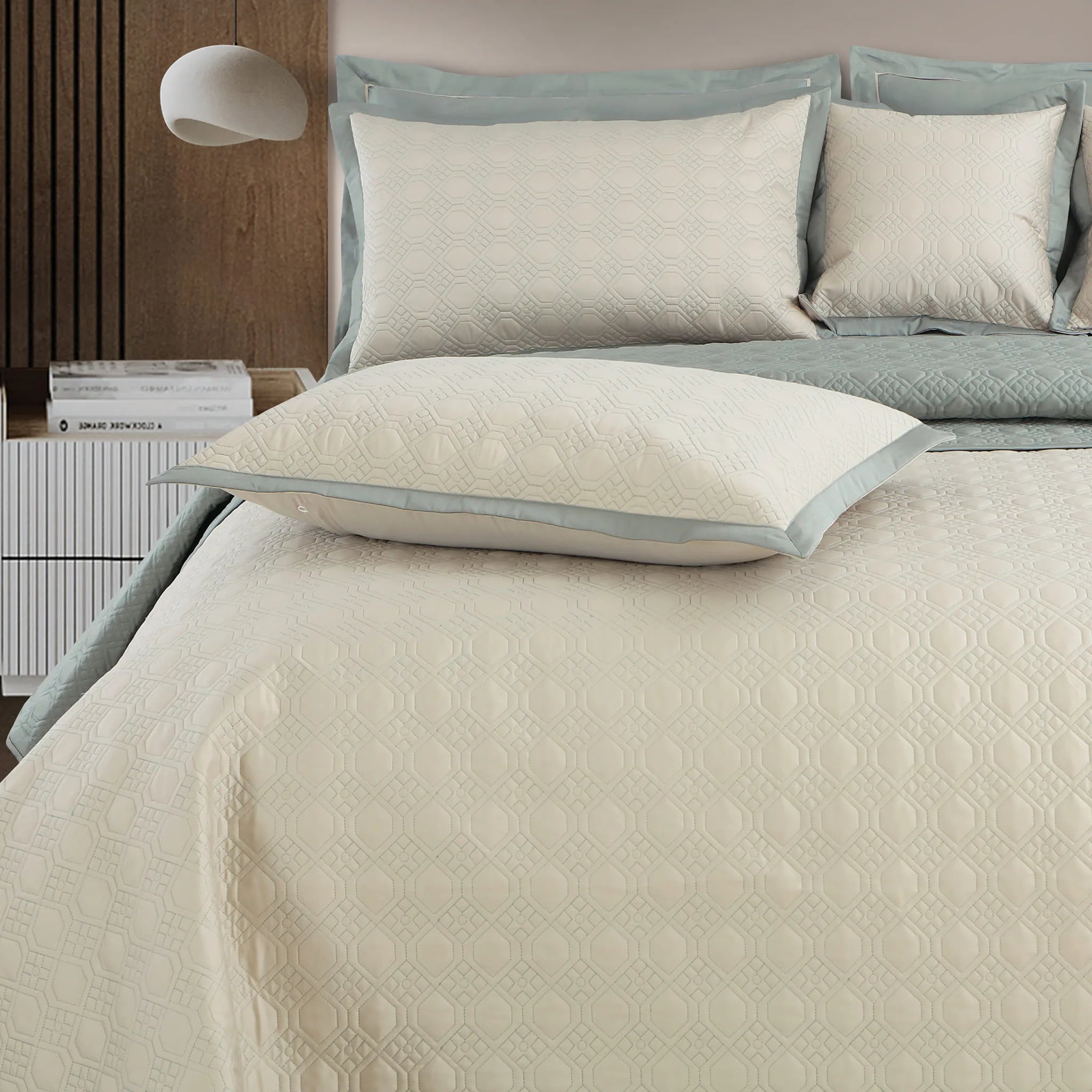 Malako Luxe 550 TC 100% Cotton Beige & Olive Green Solid King Size Reversible Bedspread Set
