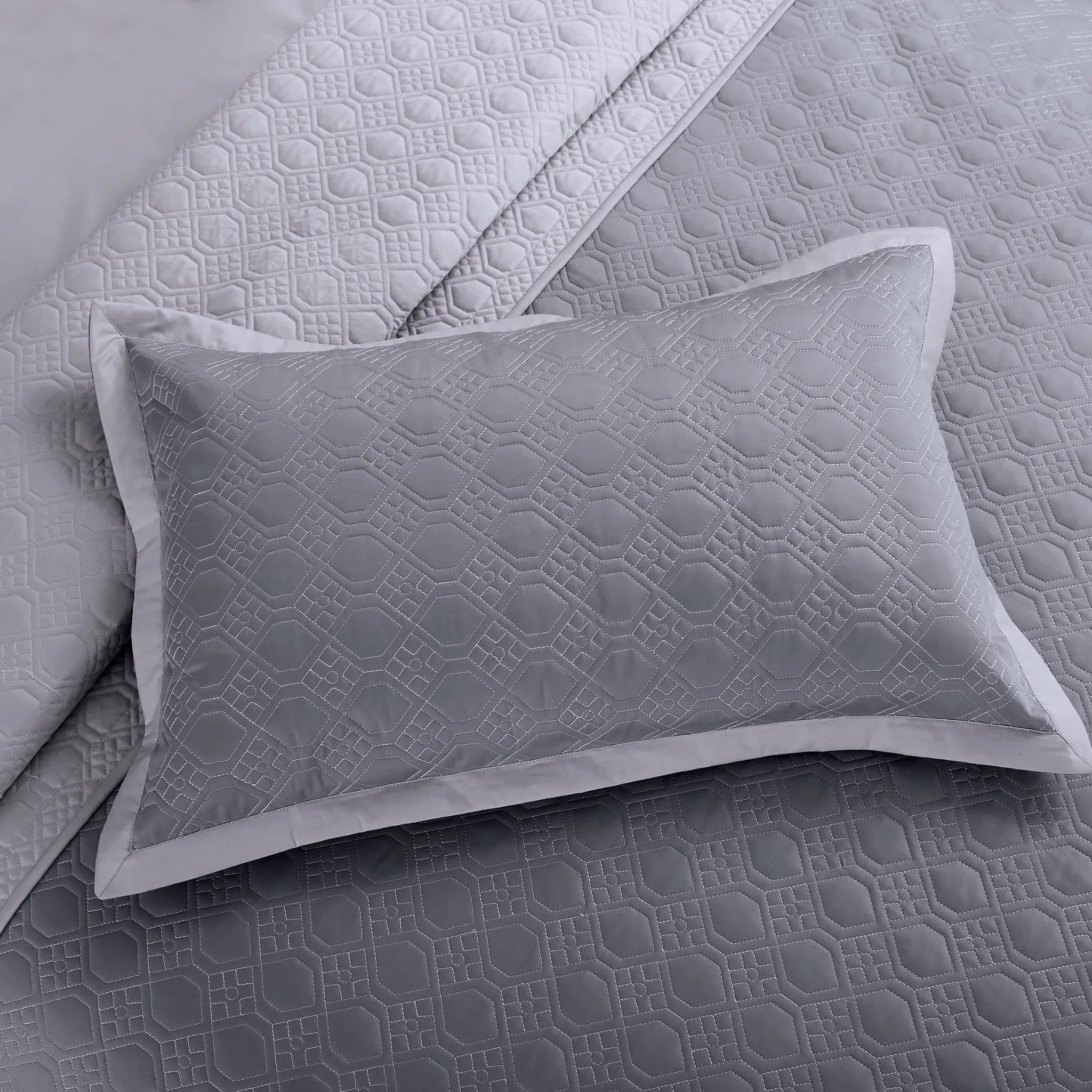Malako Luxe 550 TC 100% Cotton Grey & Silver Grey Solid King Size Reversible Bedspread Set