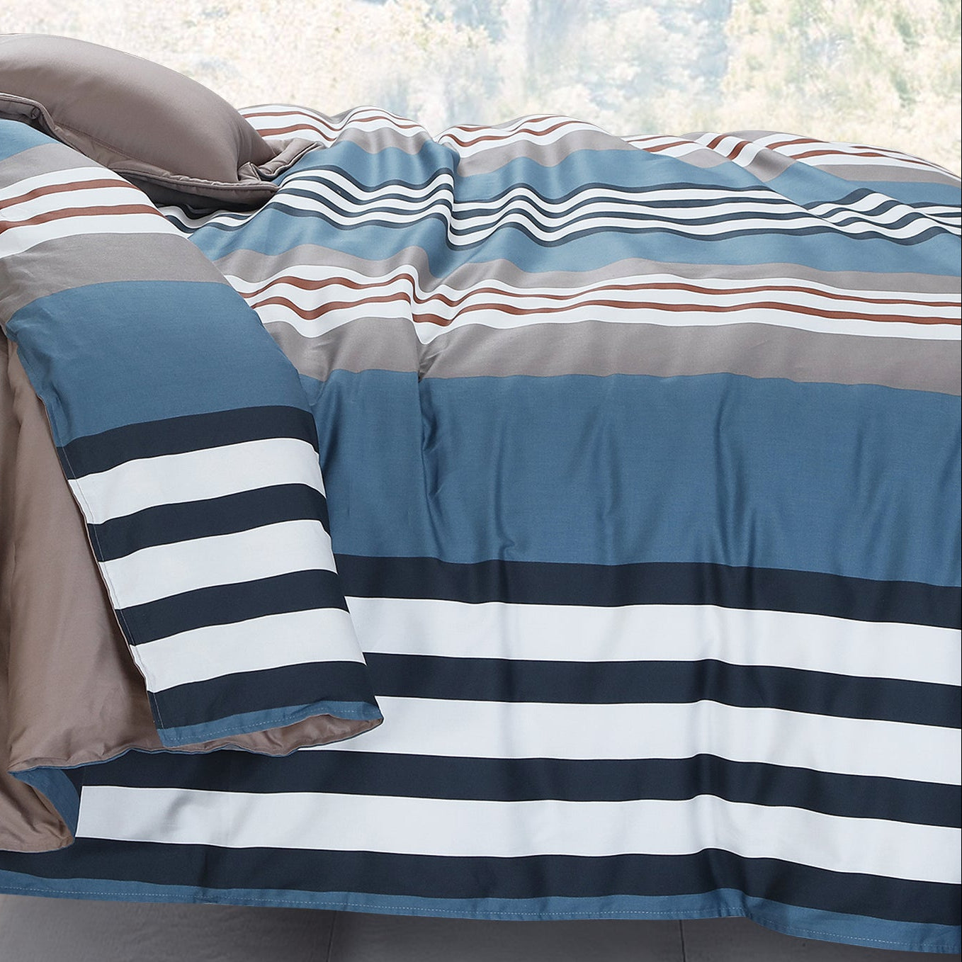 Malako Sion 100% Cotton Geometrical King Size Bedsheet with 2 Pillow Covers