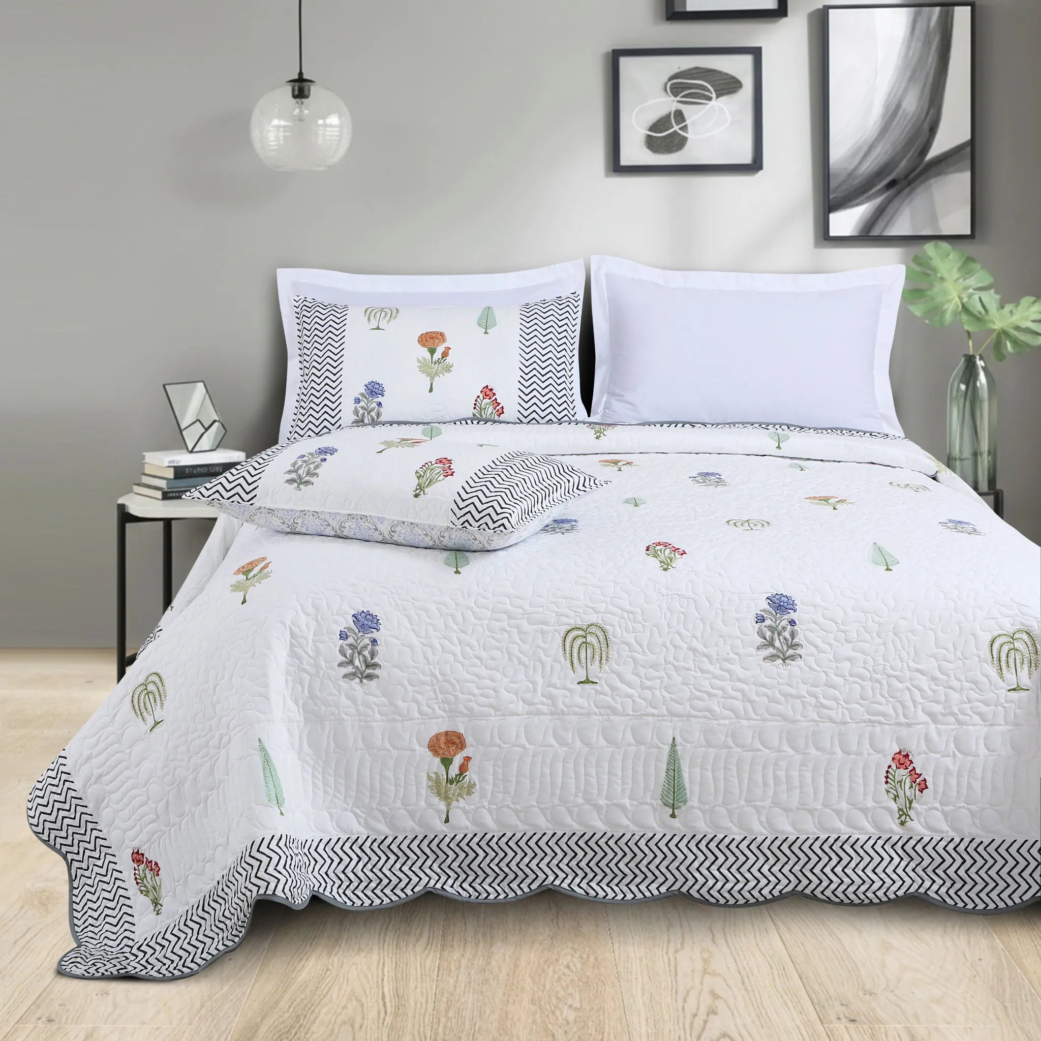 White Floral King Size Quilt Bedding Set India
