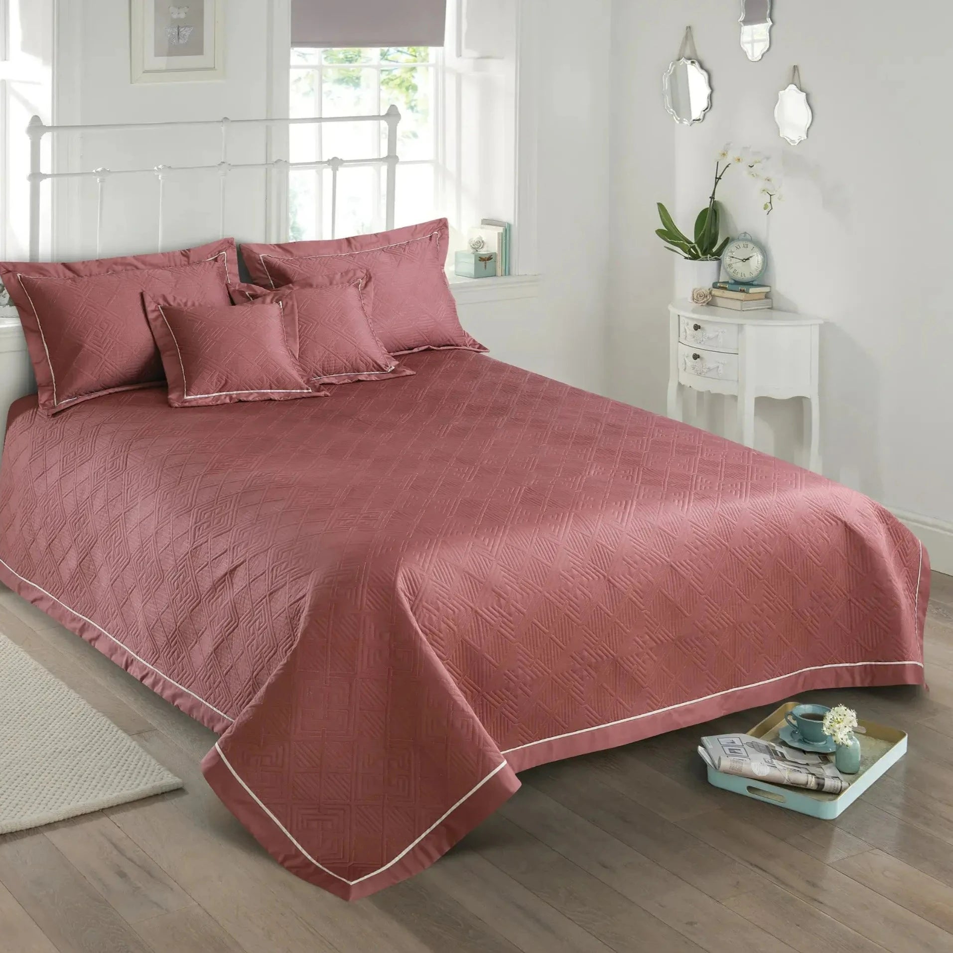 Malako Kairo 500 TC Cedar Brown Solid King Size 100% Cotton Quilted Bed Cover Set - MALAKO