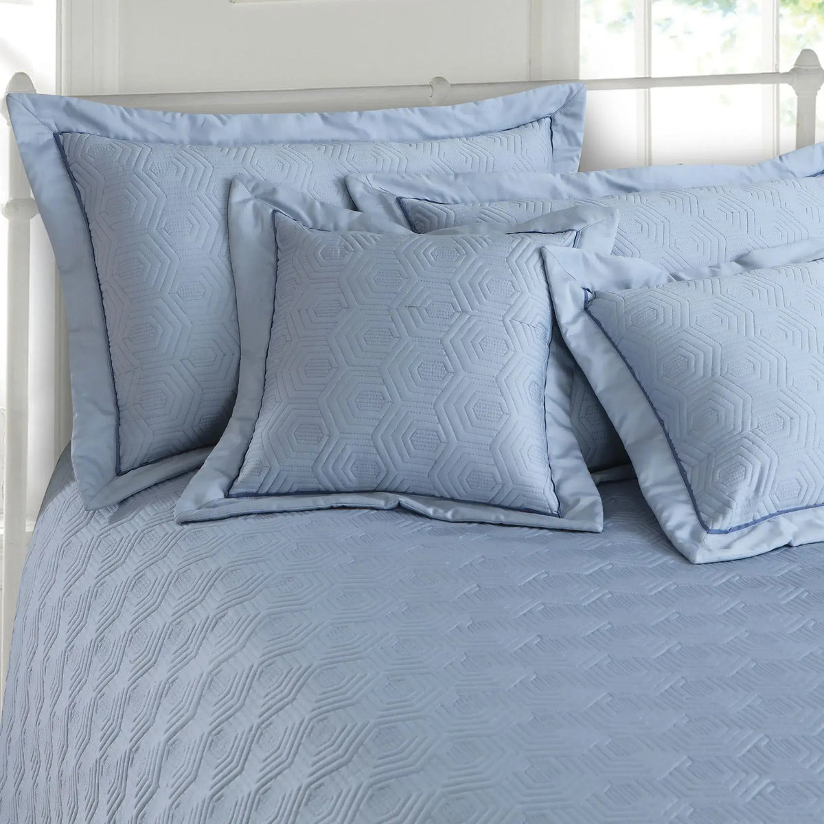 Malako Kairo 500 TC Sky Blue Solid King Size 100% Cotton Quilted Bed Cover Set - MALAKO
