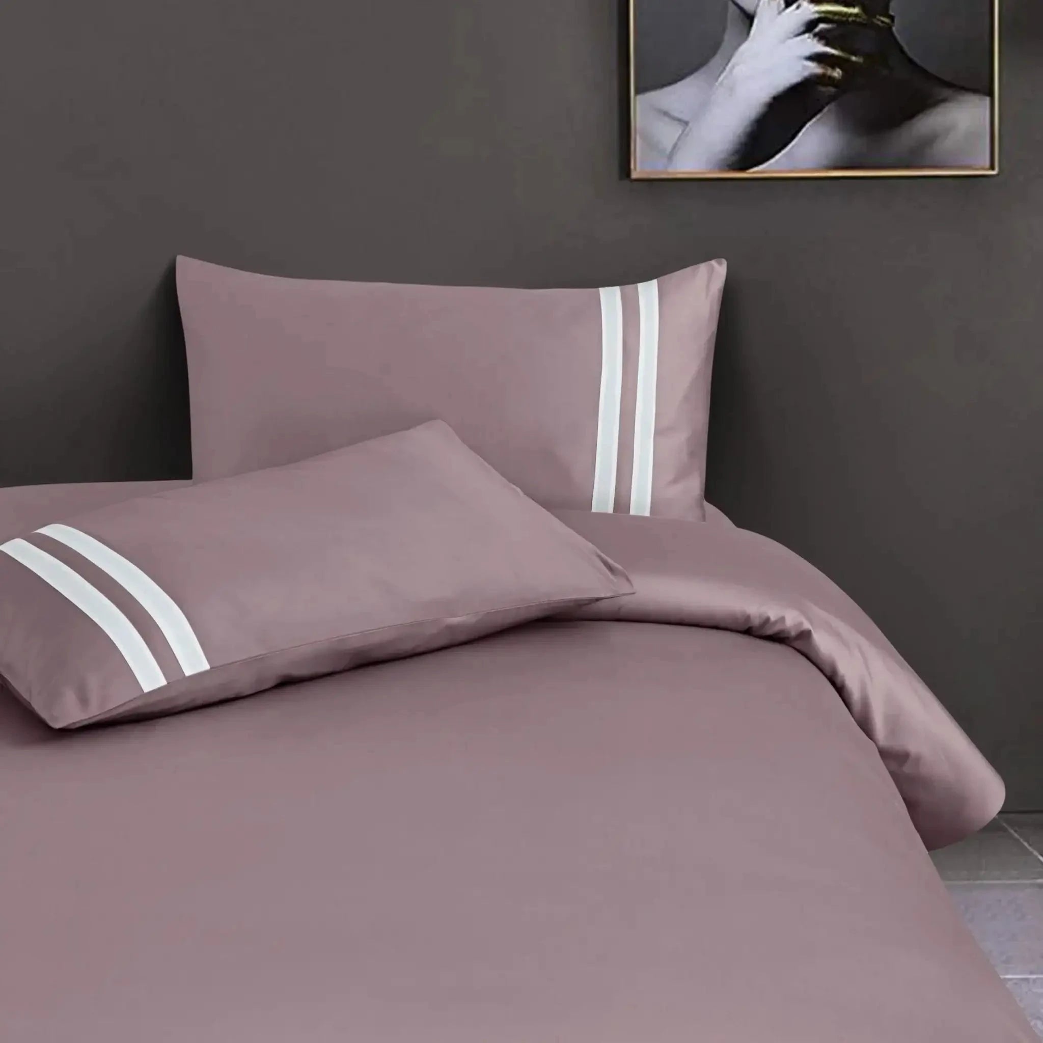 Malako Luxe 550TC 100% Cotton Mauve/Wine King Size Plain Bedsheet with 2 Striped Pillow Cases
