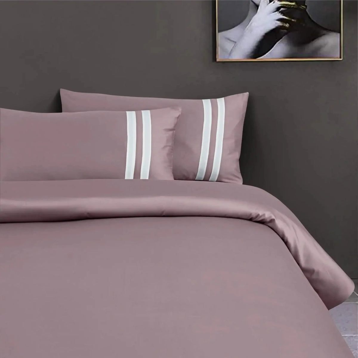 Malako Luxe 550TC 100% Cotton Mauve/Wine King Size Plain Bedsheet with 2 Striped Pillow Cases