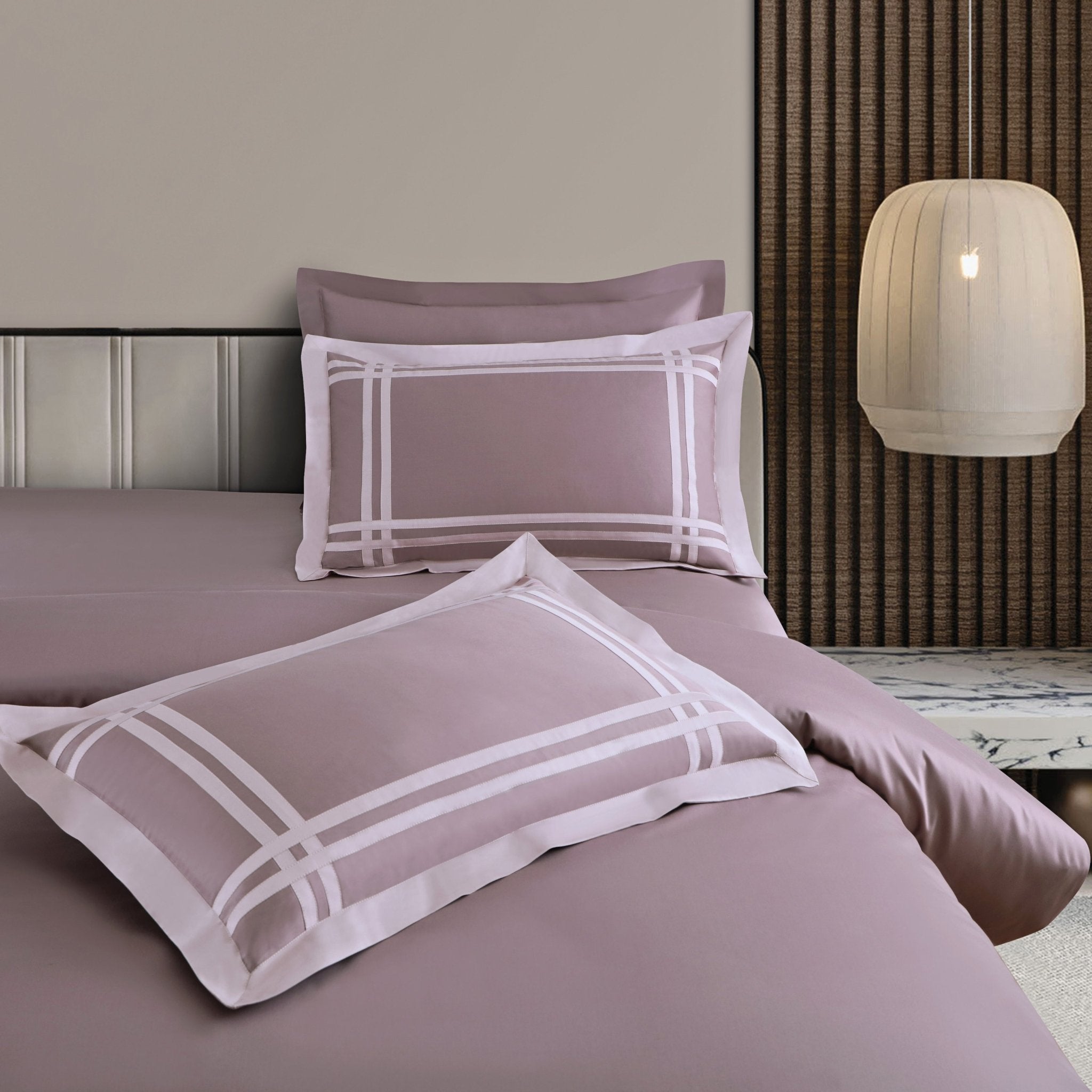 Malako Luxe: Bodo Collection 550TC Mauve/Wine 100% Cotton Super King Size Bedding - MALAKO