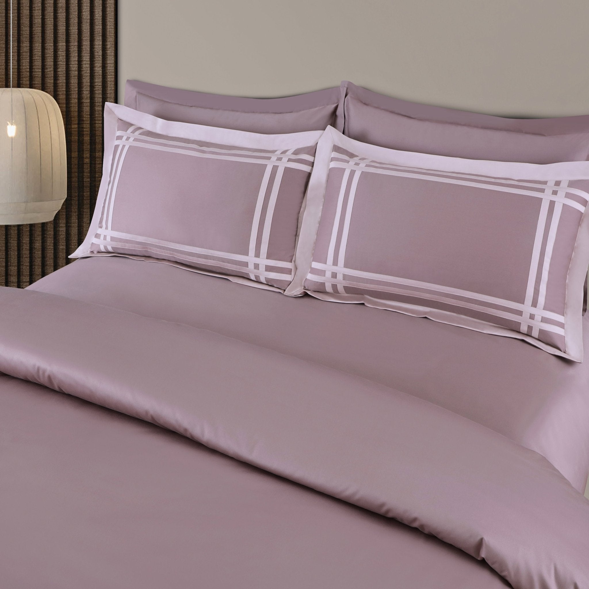 Malako Luxe: Bodo Collection 550TC Mauve/Wine 100% Cotton Super King Size Bedding - MALAKO