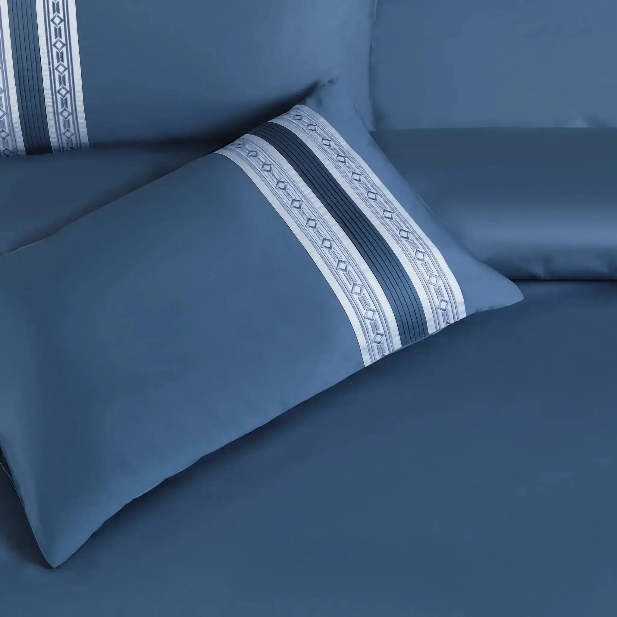 Malako Luxe Collection 550 TC Legion Blue Premium Embroidered Bedding