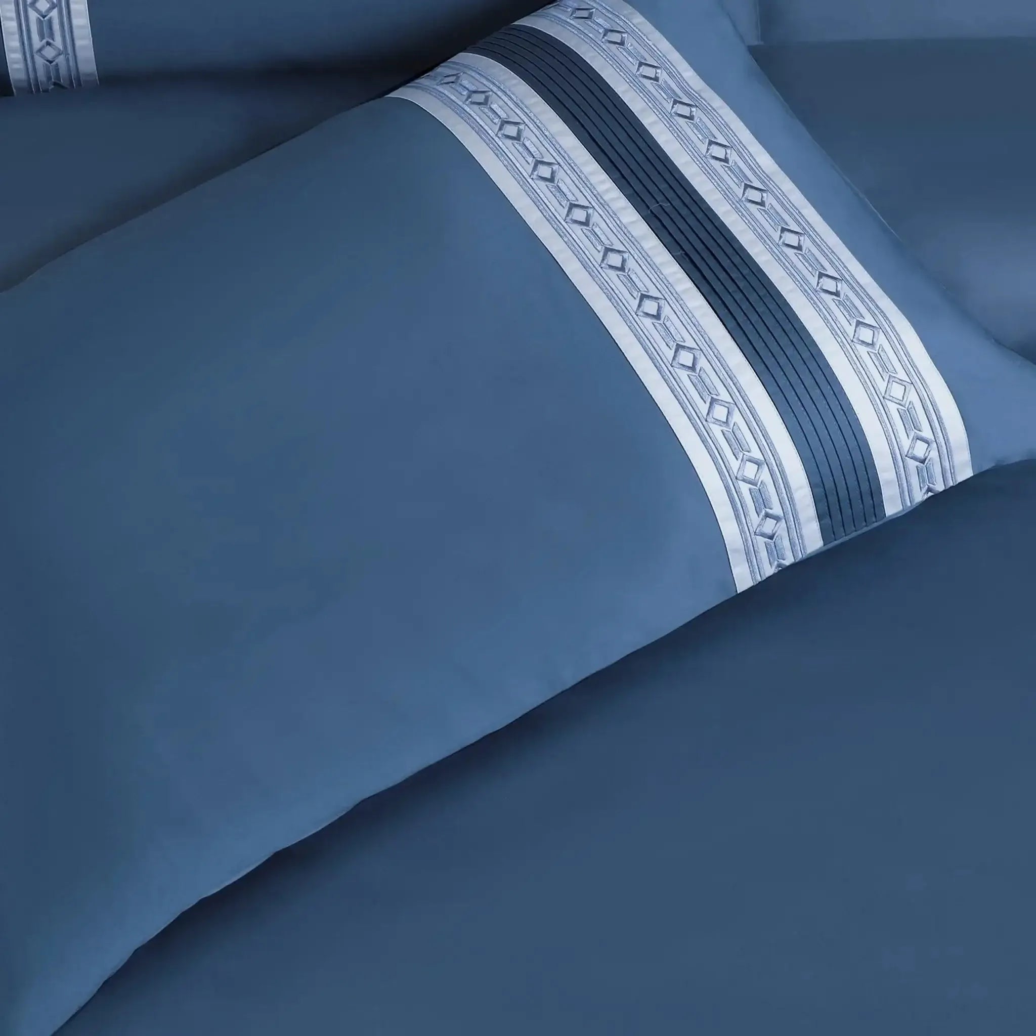 Malako Luxe Collection 550 TC Legion Blue Premium Embroidered Bedding