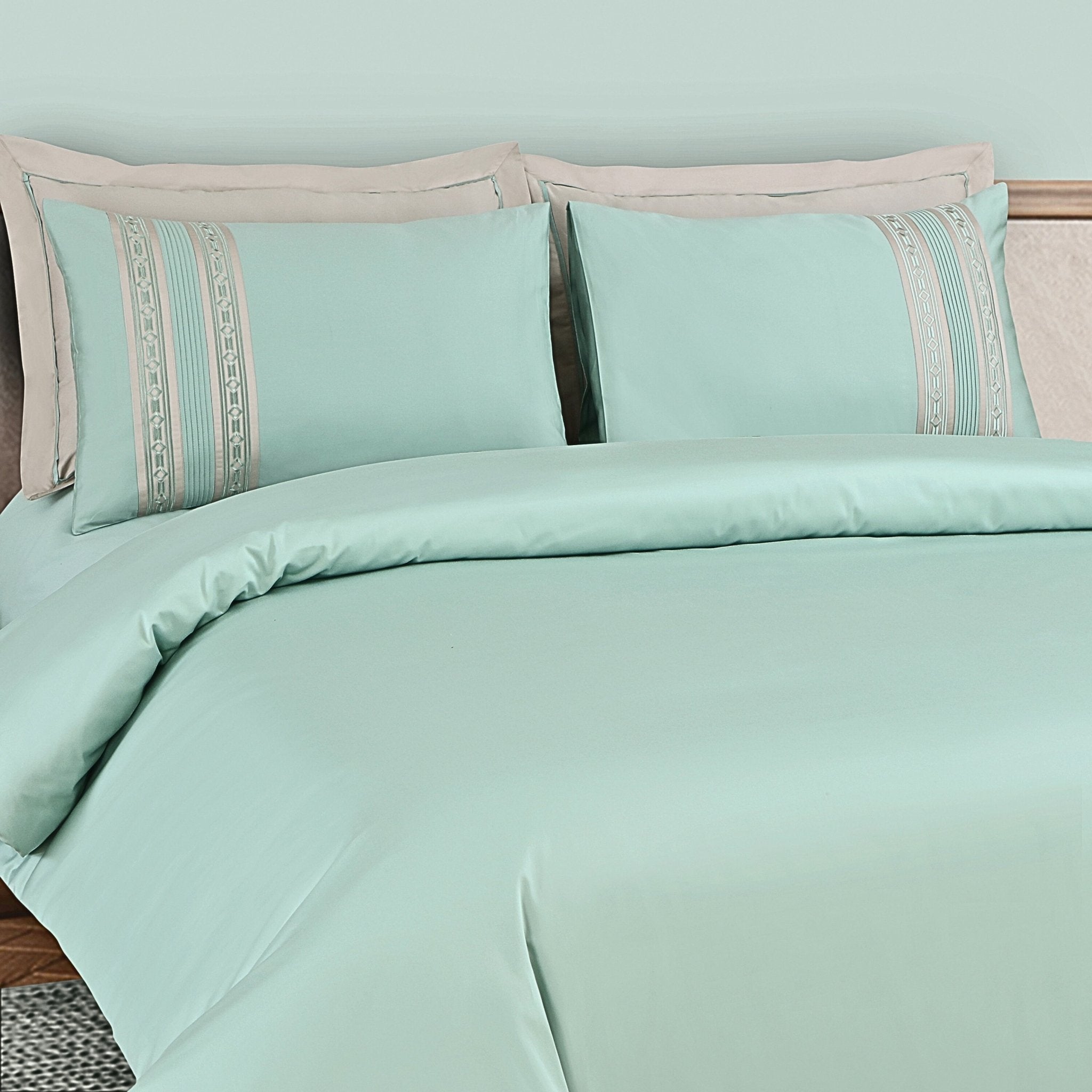 Malako Luxe Collection: 550 TC Mint Green Premium Embroidered Bedding - MALAKO