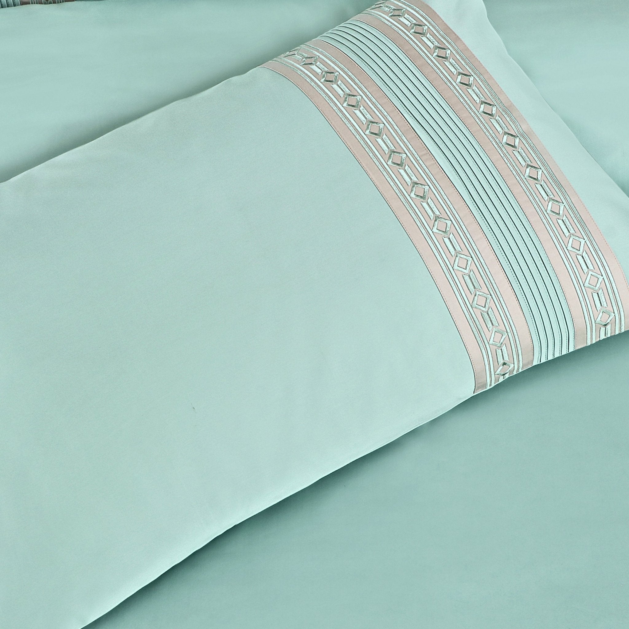 Malako Luxe Collection: 550 TC Mint Green Premium Embroidered Bedding - MALAKO