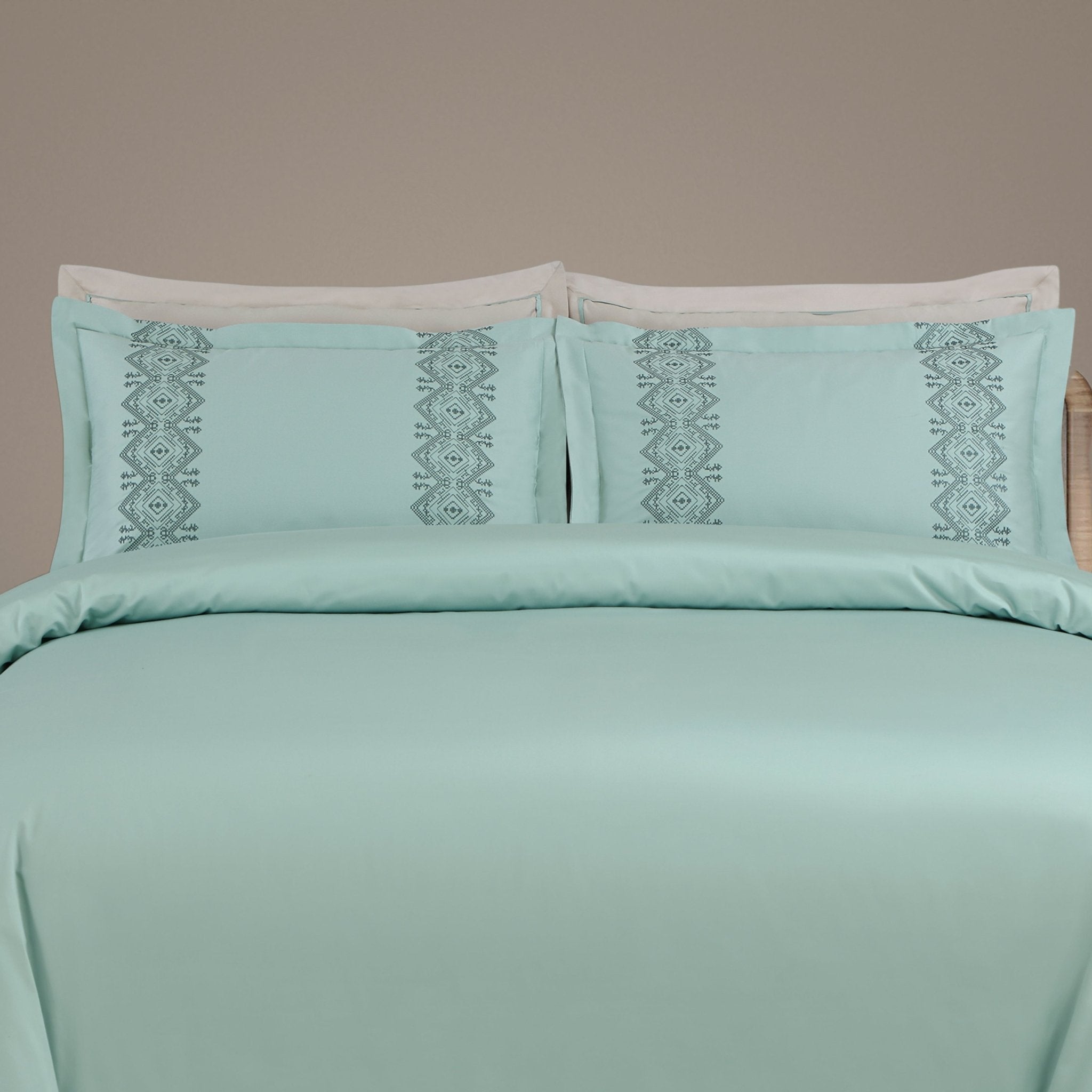 Malako Luxe Collection: 550 TC Mint Green Premium Embroidered Bedding - MALAKO