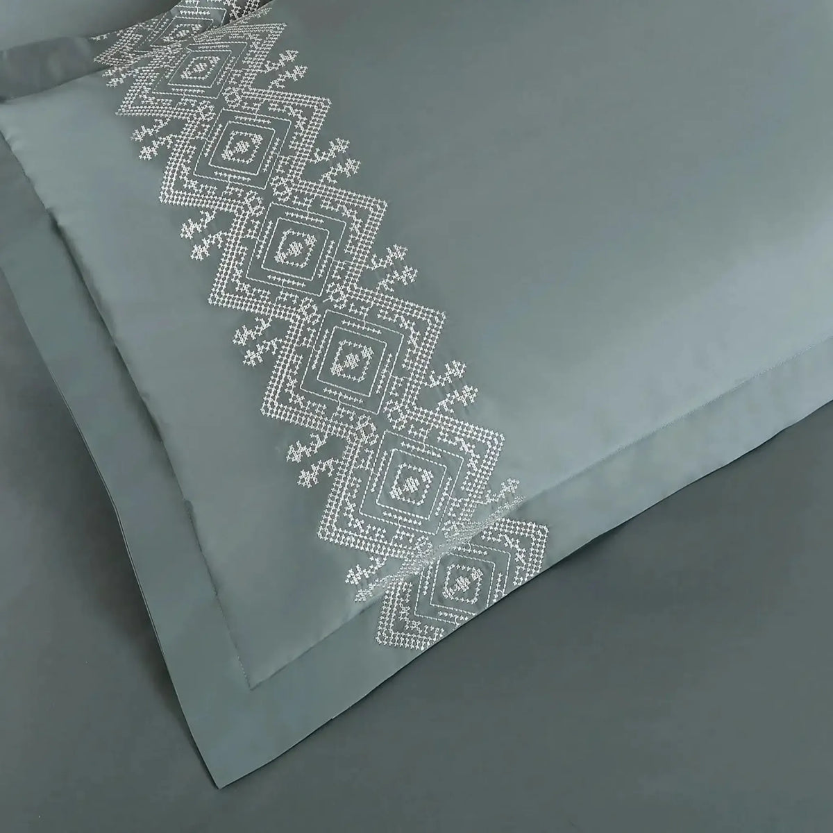 Malako Luxe Collection 550 TC Olive Green Premium Embroidered Bedding