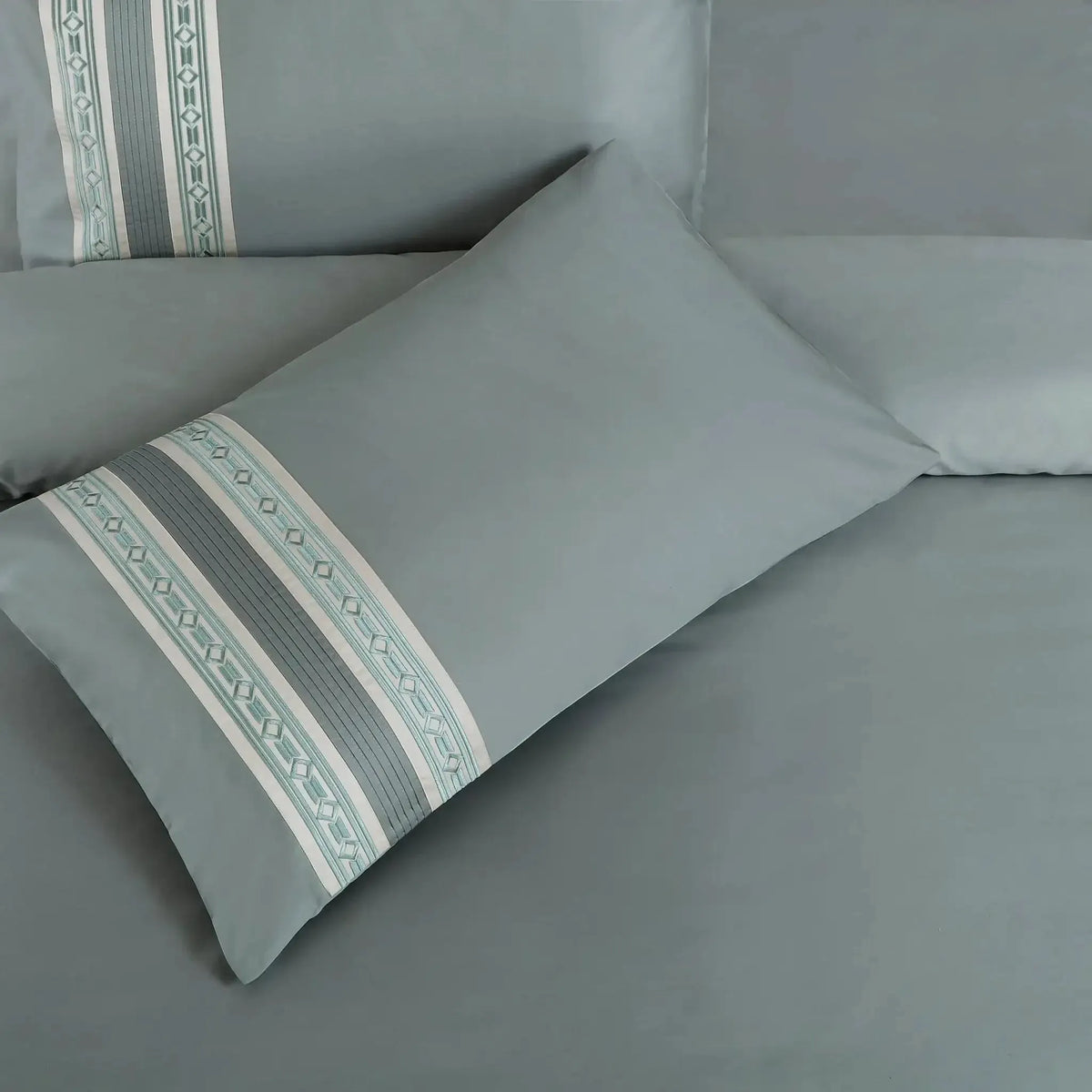 Malako Luxe Collection 550 TC Olive Green Premium Embroidered Bedding