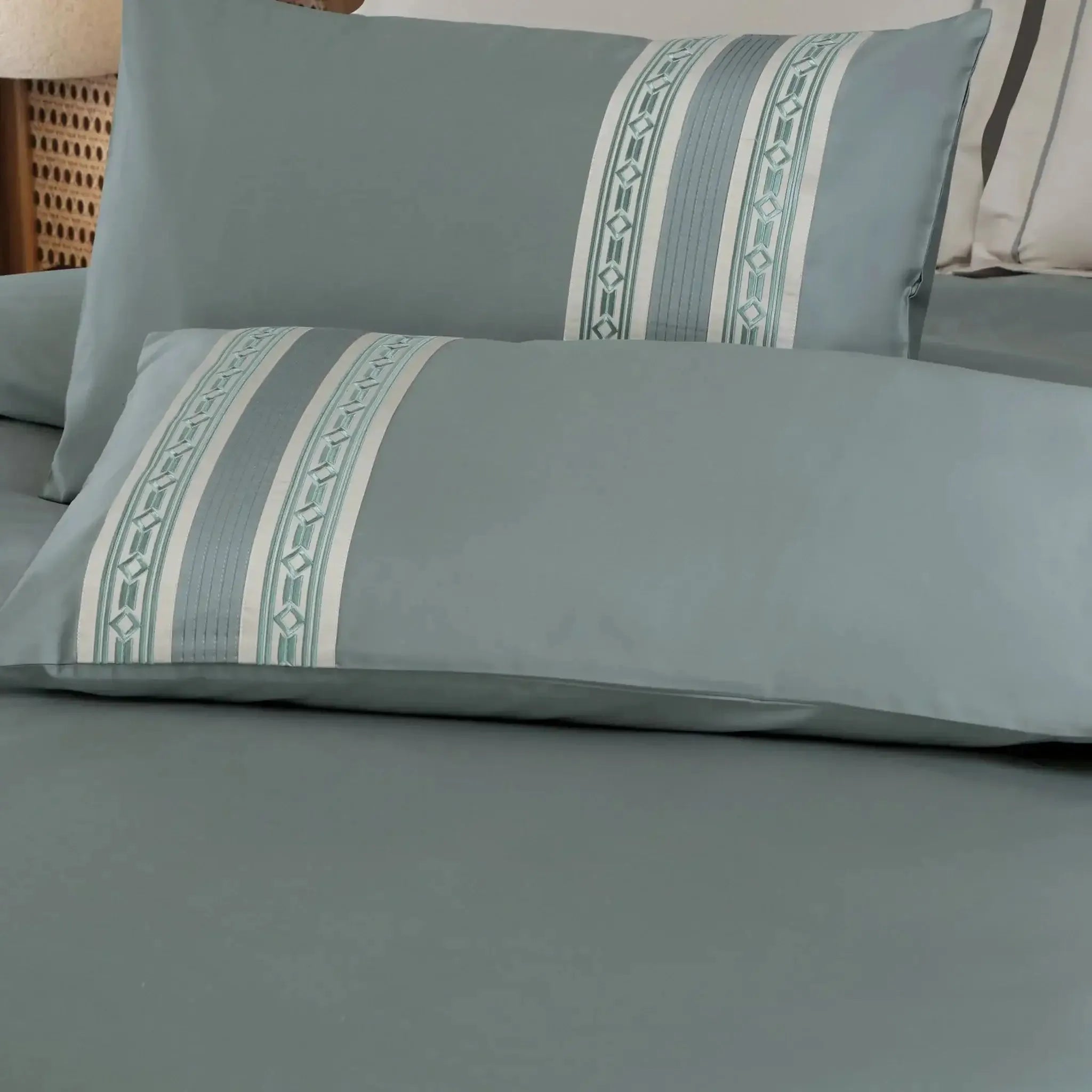 Malako Luxe Collection 550 TC Olive Green Premium Embroidered Bedding