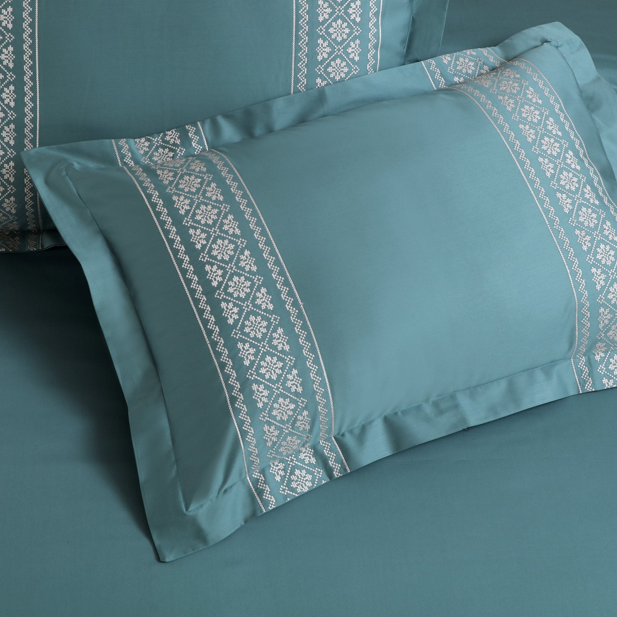 Malako Luxe Collection: 550 TC Teal Green Premium Embroidered Bedding - MALAKO