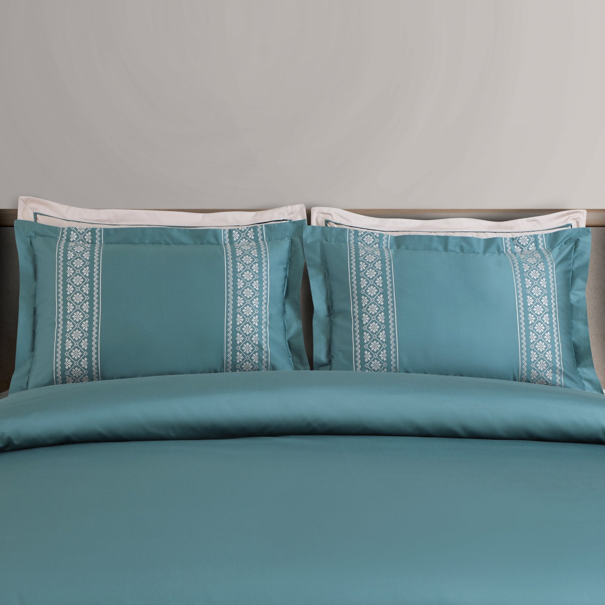 Malako Luxe Collection: 550 TC Teal Green Premium Embroidered Bedding - MALAKO