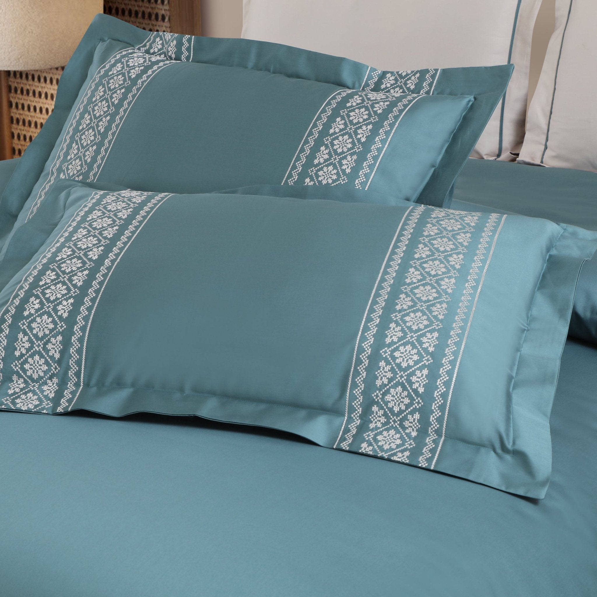 Malako Luxe Collection: 550 TC Teal Green Premium Embroidered Bedding - MALAKO