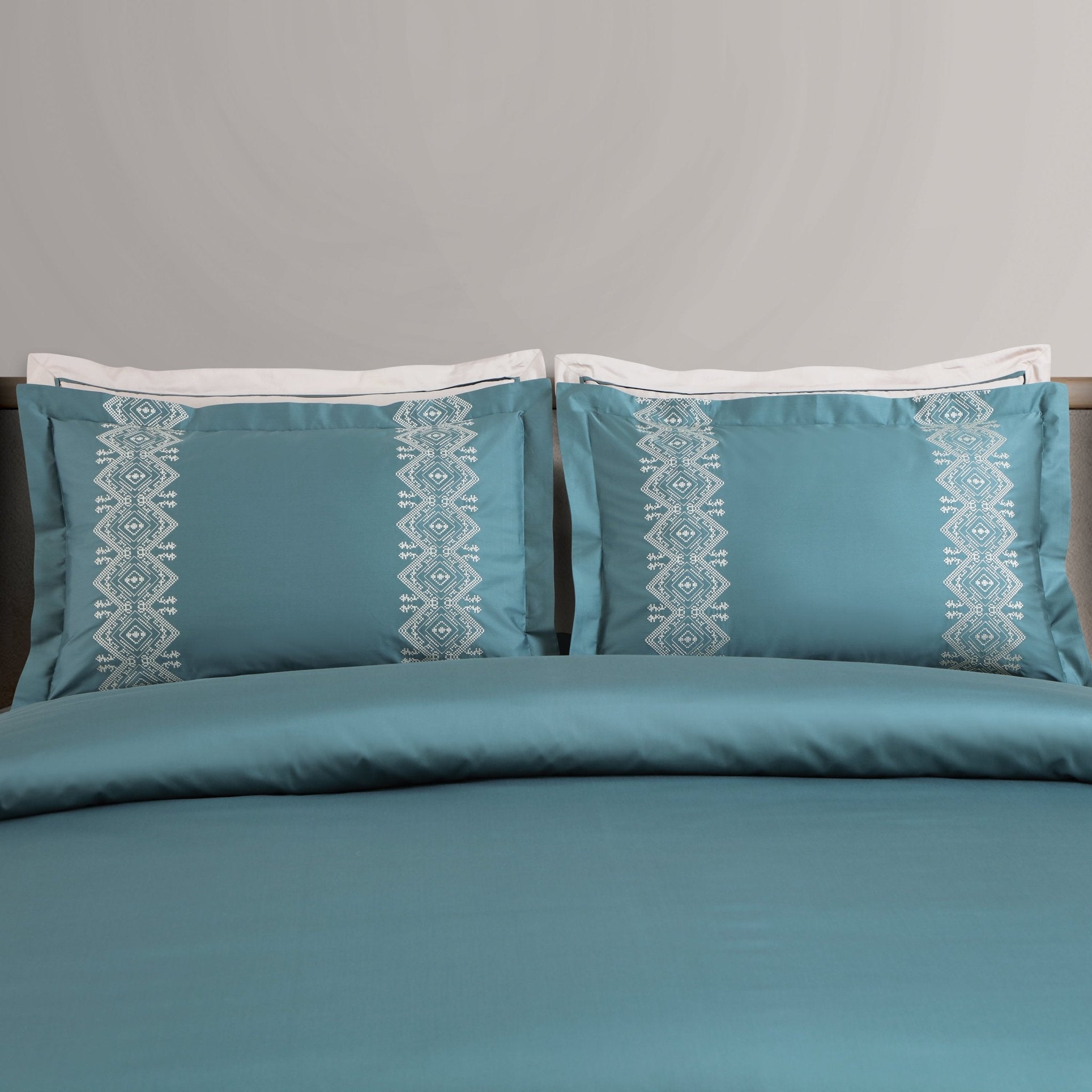 Malako Luxe Collection: 550 TC Teal Green Premium Embroidered Bedding - MALAKO