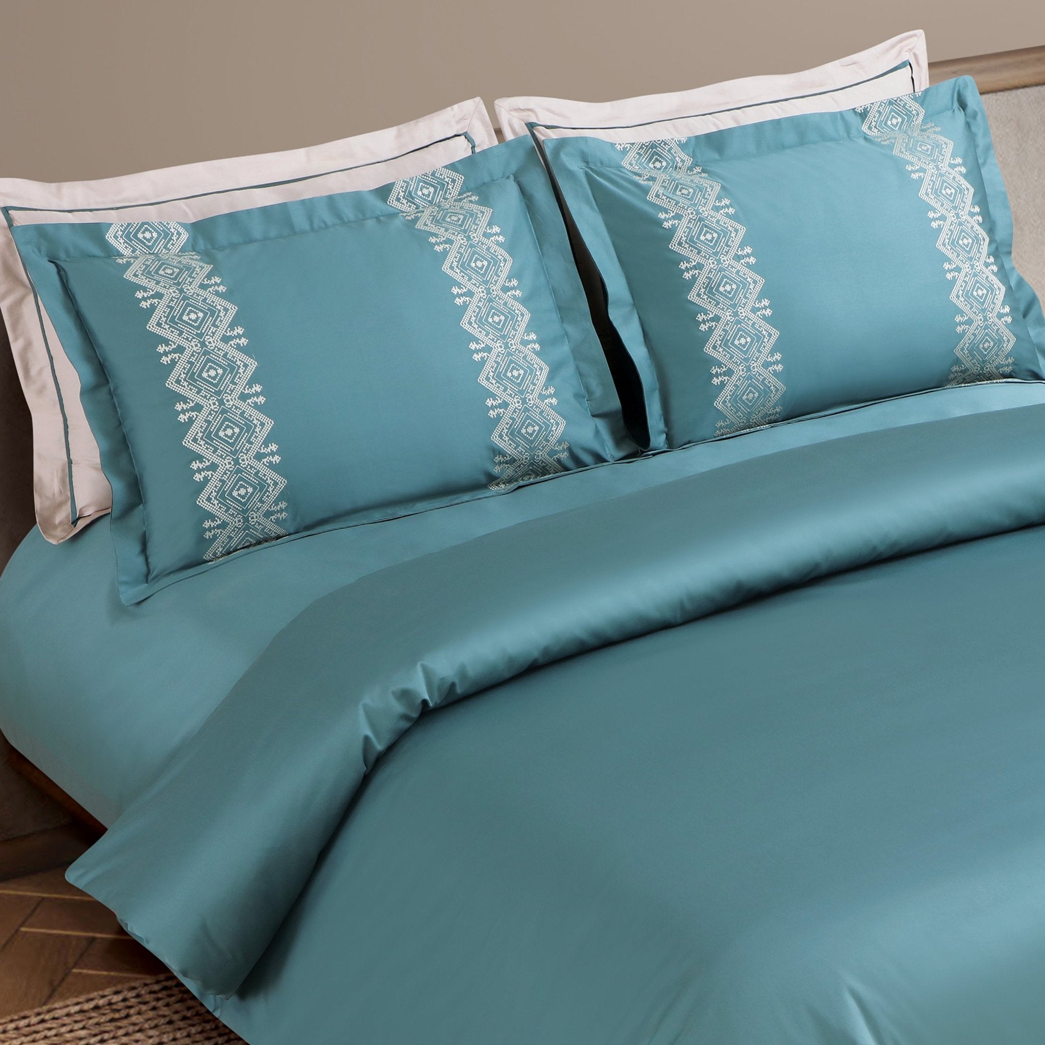 Malako Luxe Collection: 550 TC Teal Green Premium Embroidered Bedding - MALAKO