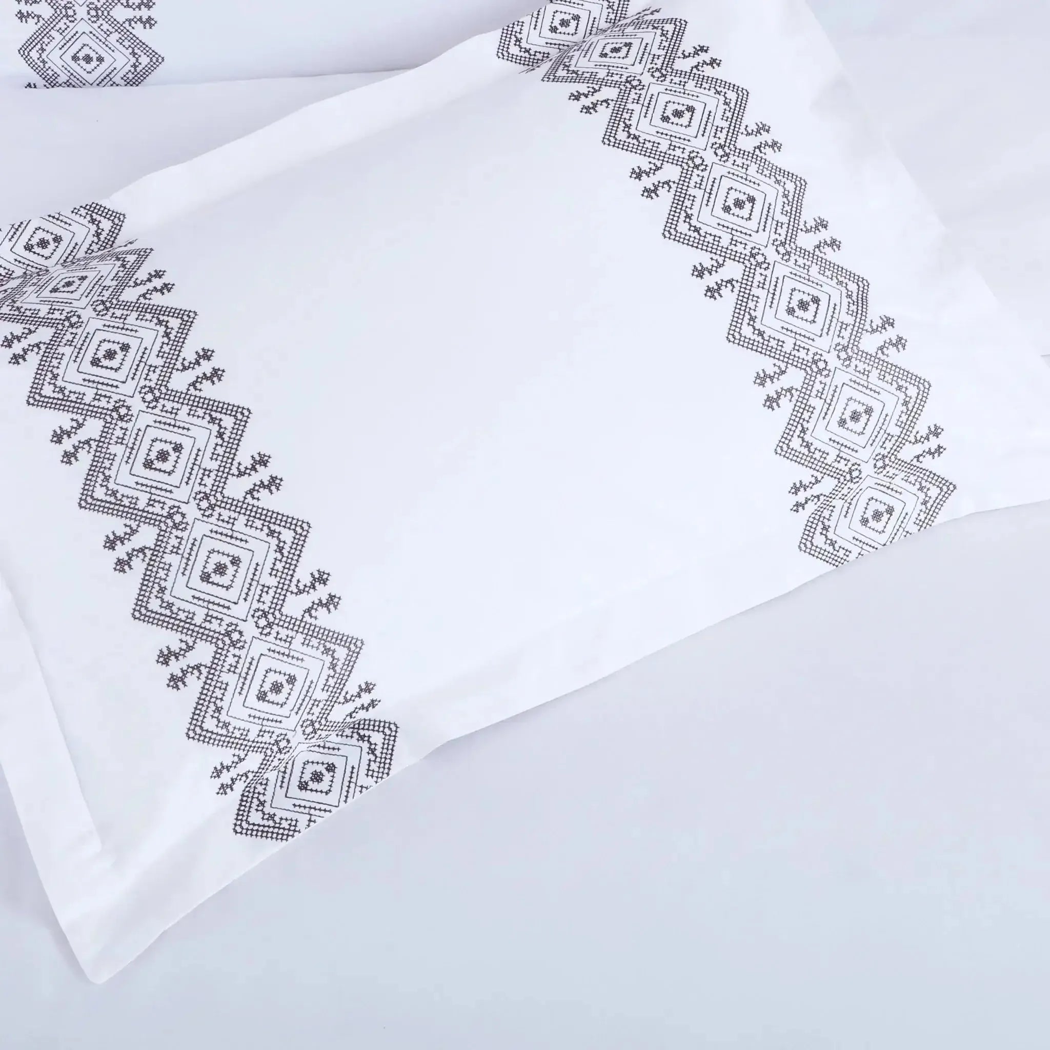 Malako Luxe Collection 550 TC White Premium Embroidered Bedding