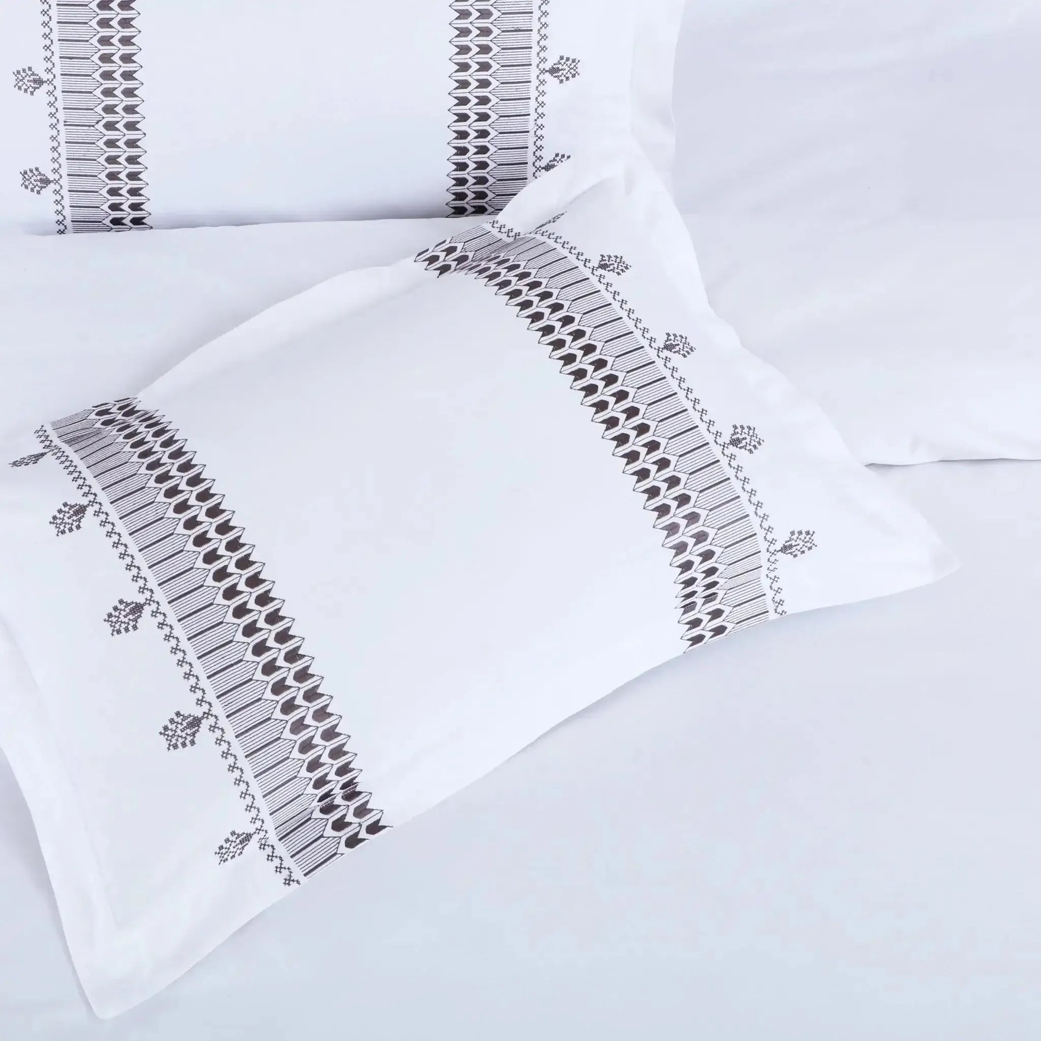 Malako Luxe Collection 550 TC White Premium Embroidered Bedding