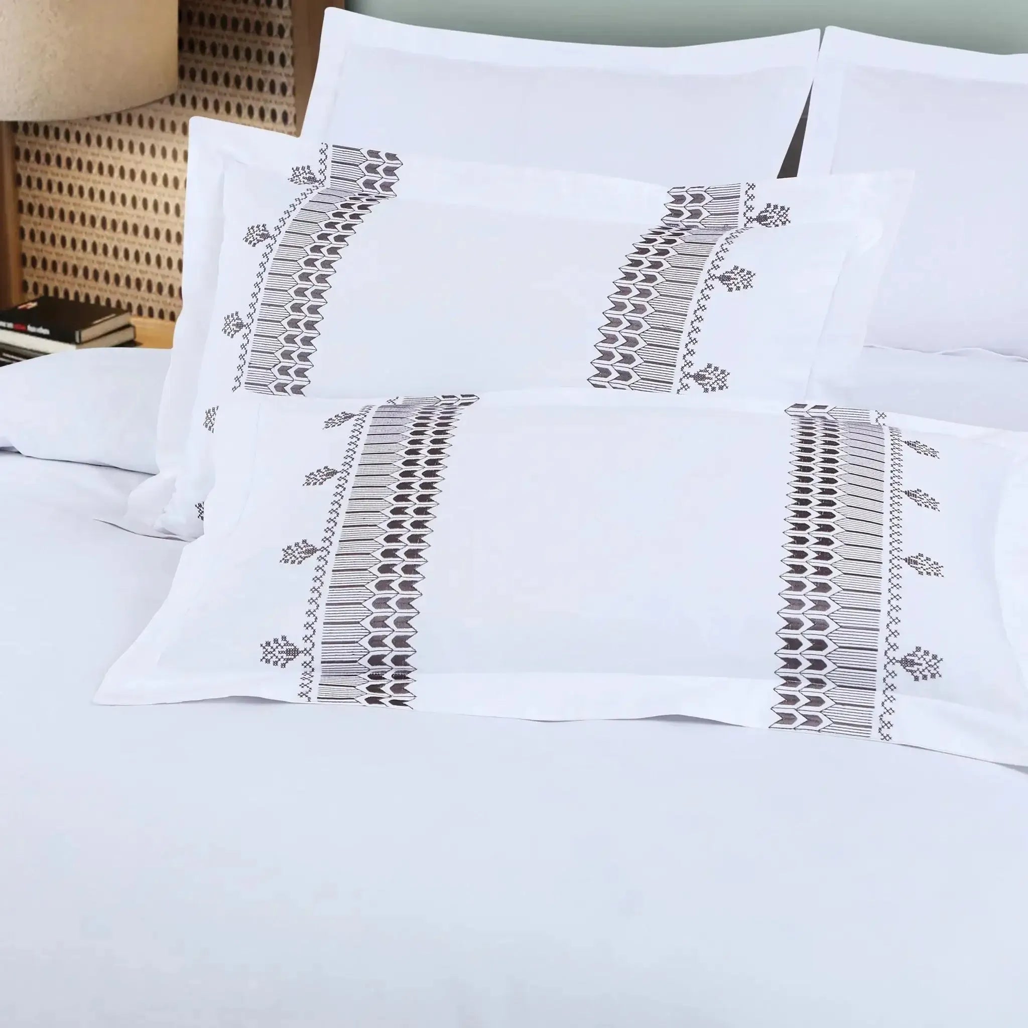 Malako Luxe Collection 550 TC White Premium Embroidered Bedding