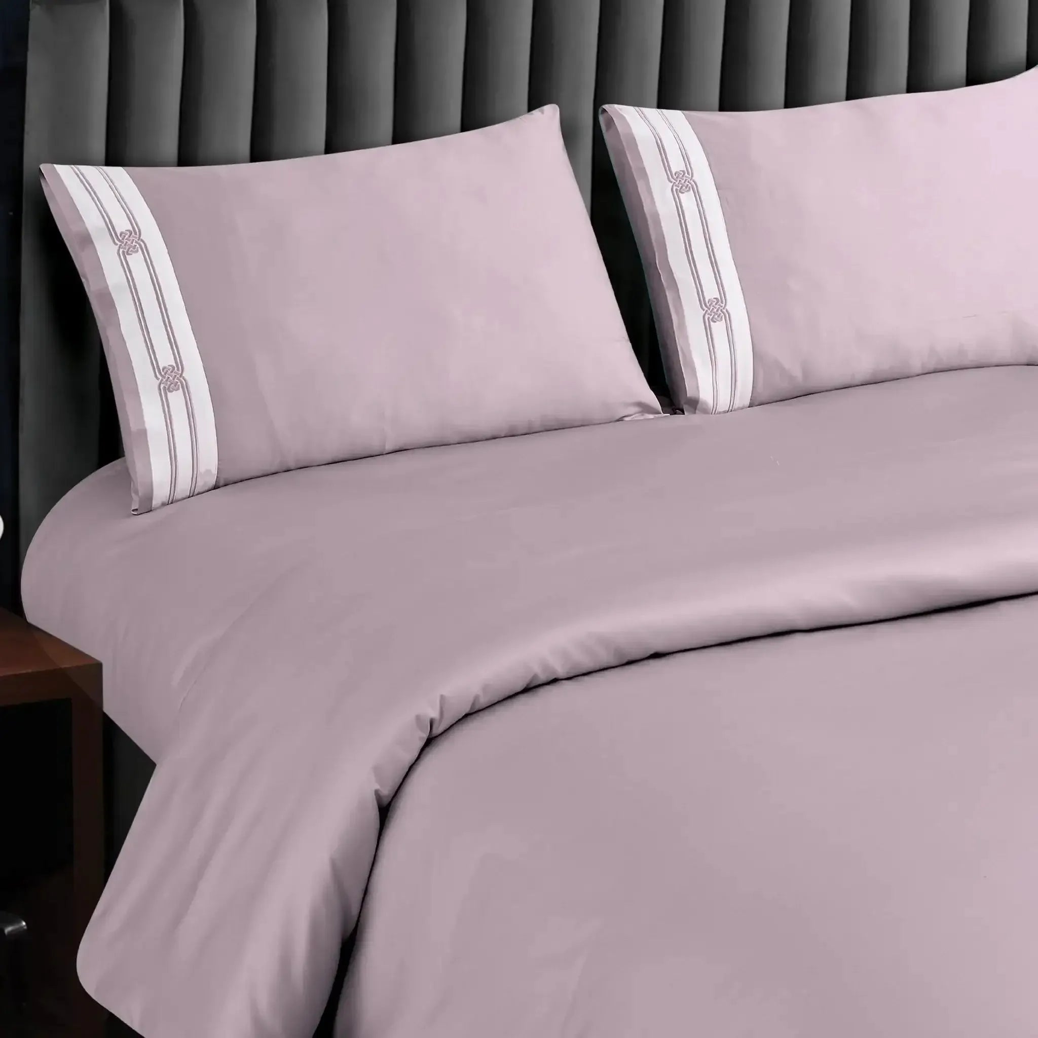Malako Luxe Collection 550 TC Wine Premium Embroidered Bedding
