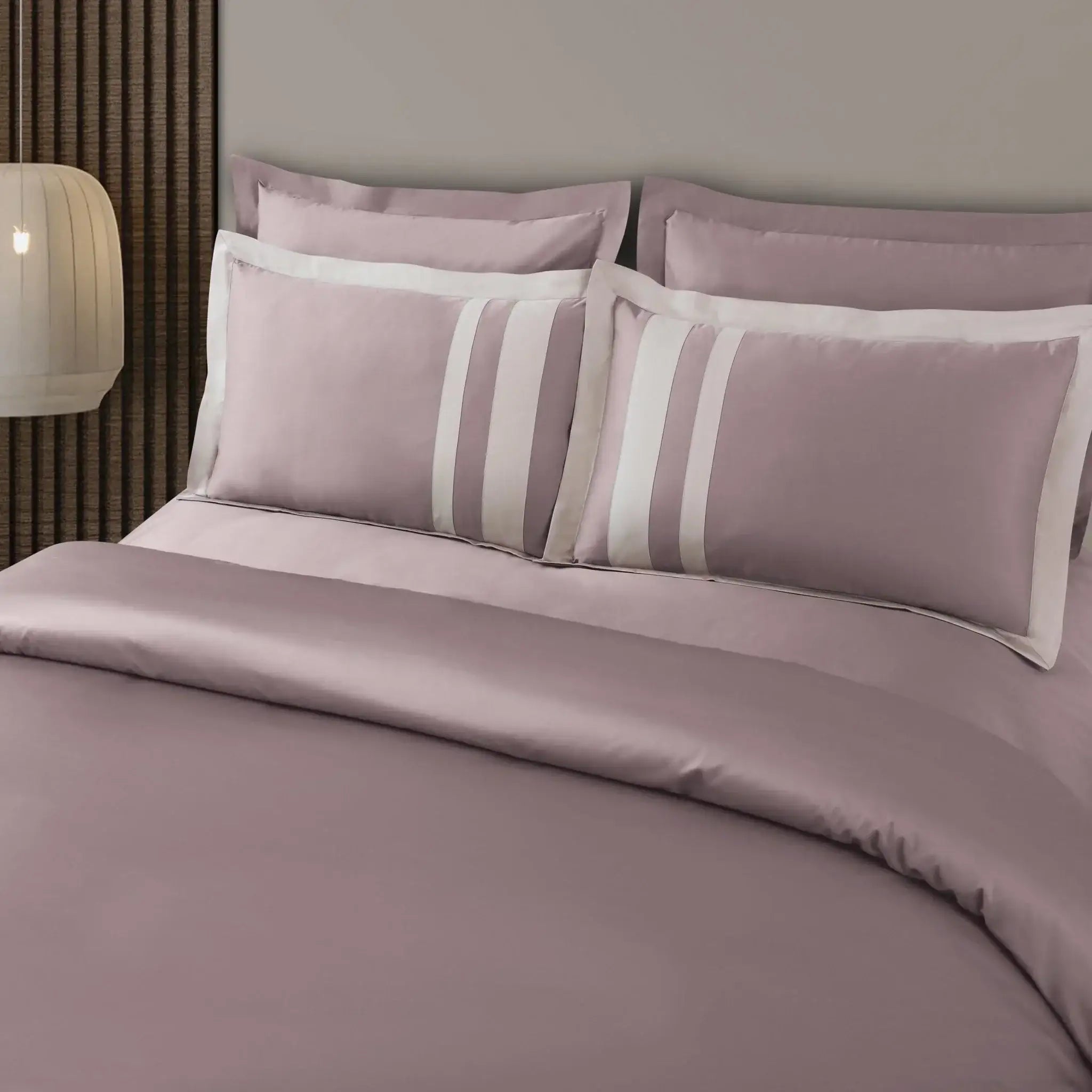 Malako Luxe: Oslo Collection 550TC Mauve/Wine 100% Cotton Super King Size Bedding - MALAKO