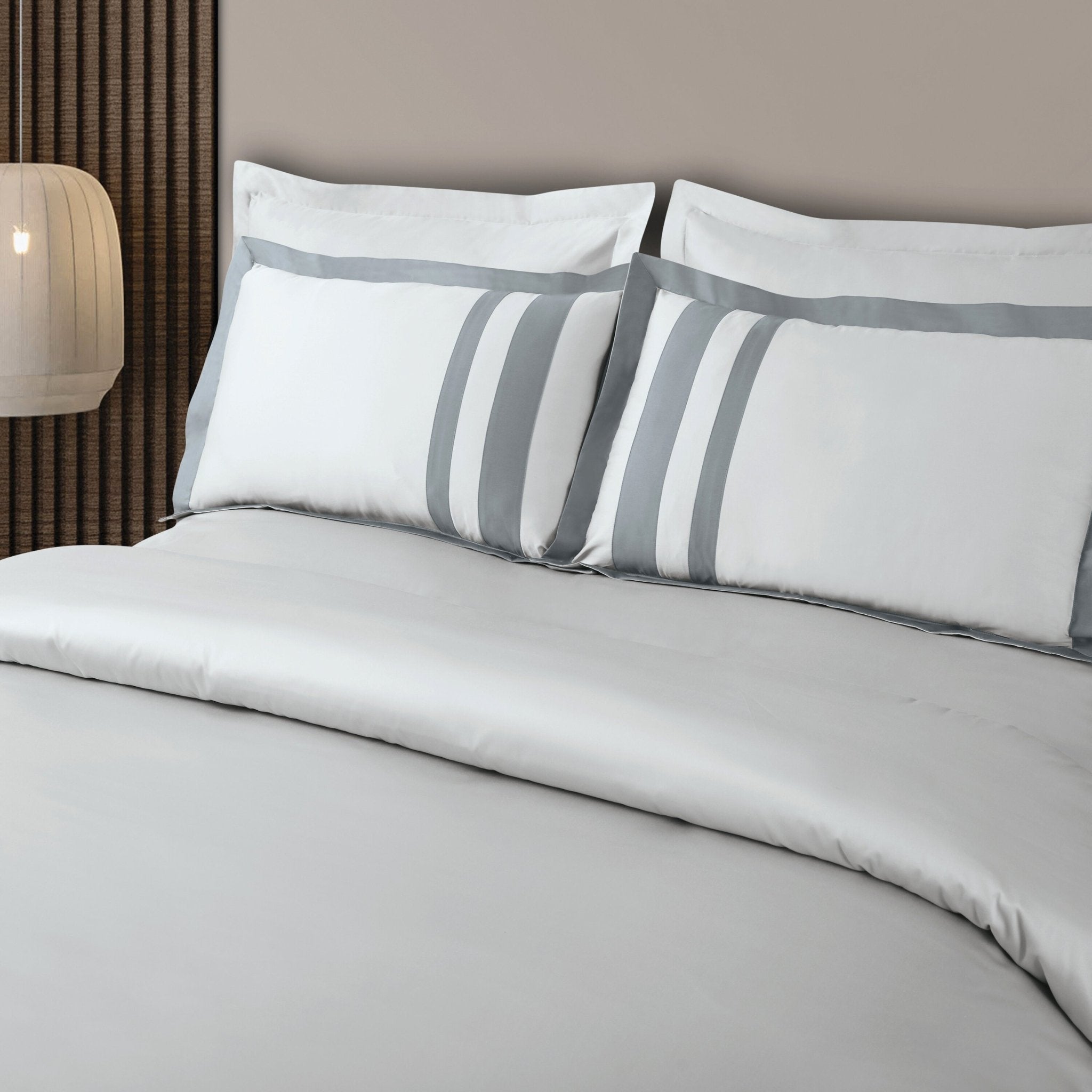 Malako Luxe: Oslo Collection 550TC Silver Grey 100% Cotton Super King Size Bedding - MALAKO