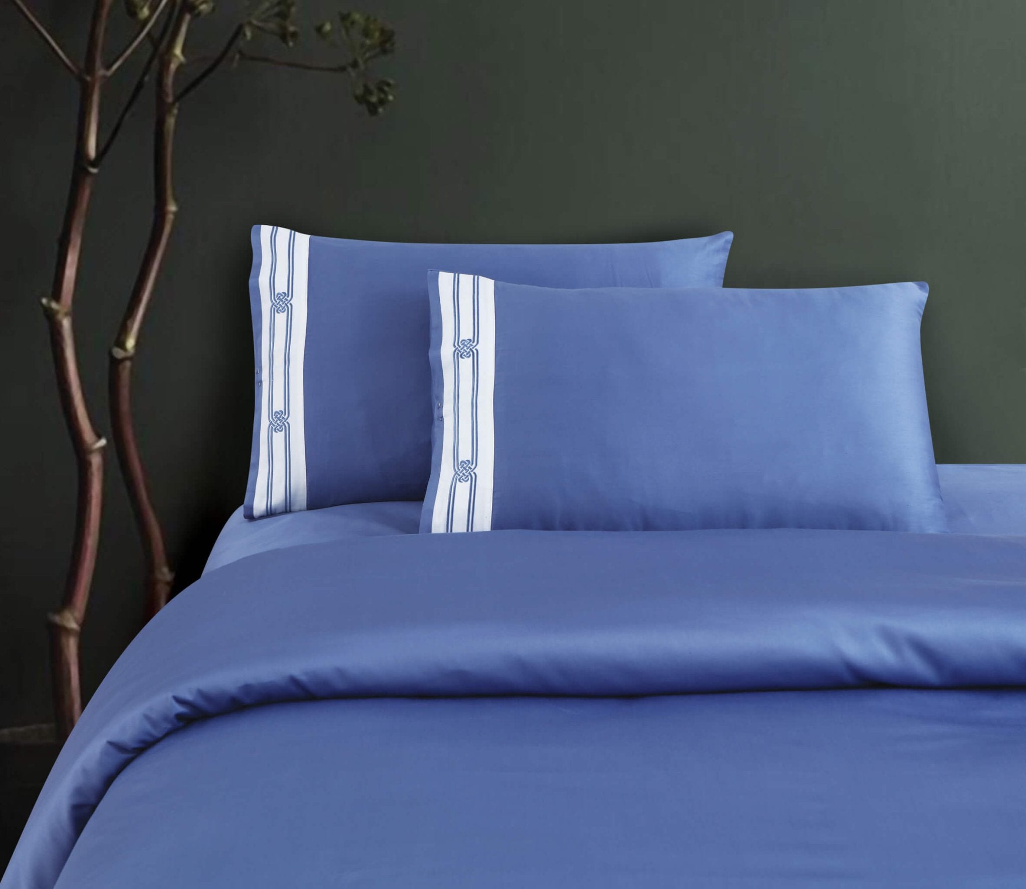 100% Cotton King Size Embroidery Plain Blue Solid Color Duvet Bedding Set With Bed Sheet, Duvet Cover, Quilt & 2 Pillow Covers - MALAKO