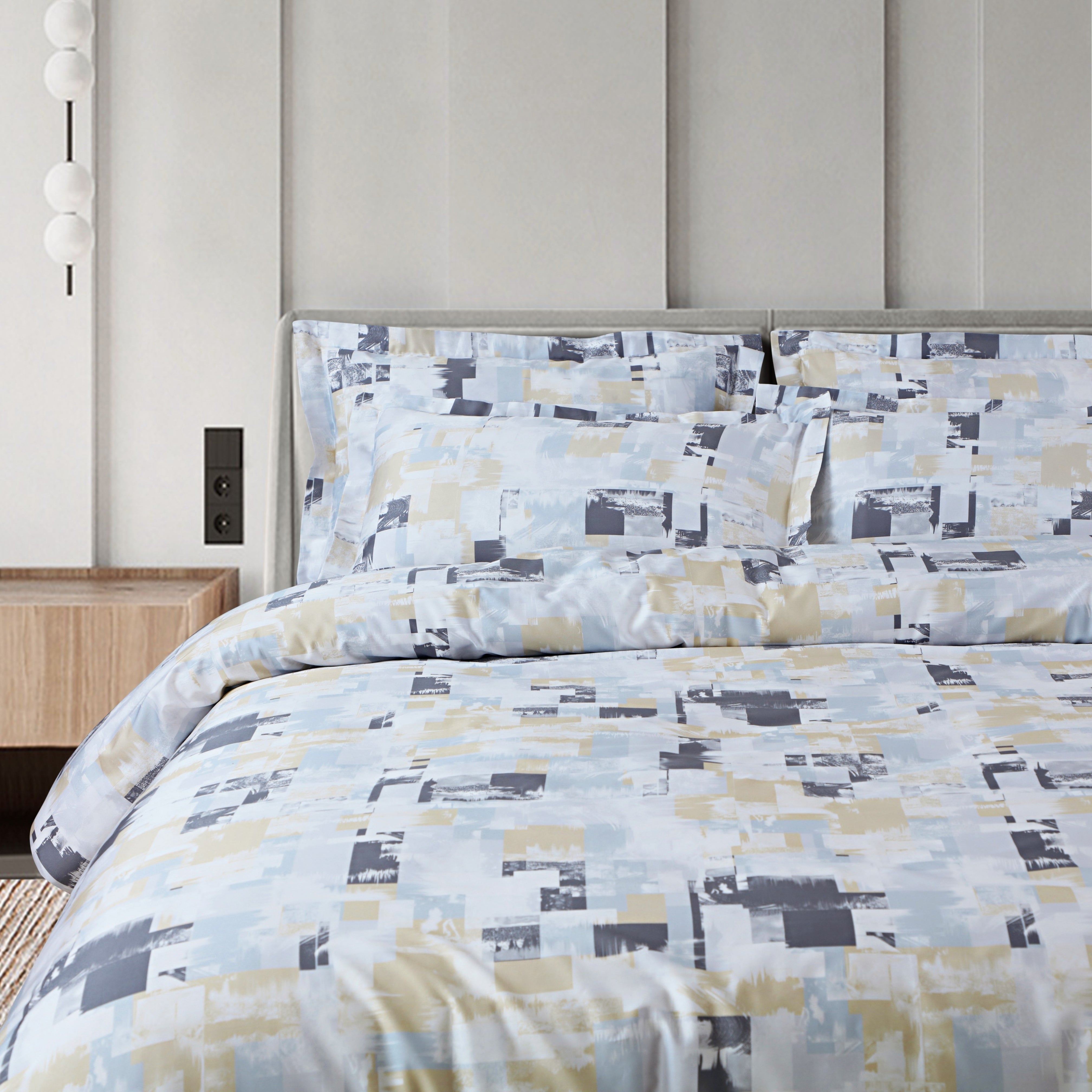Malako Caèn White & Blue Abstract 400 TC 100% Cotton King Size Bedsheet/Duvet Cover