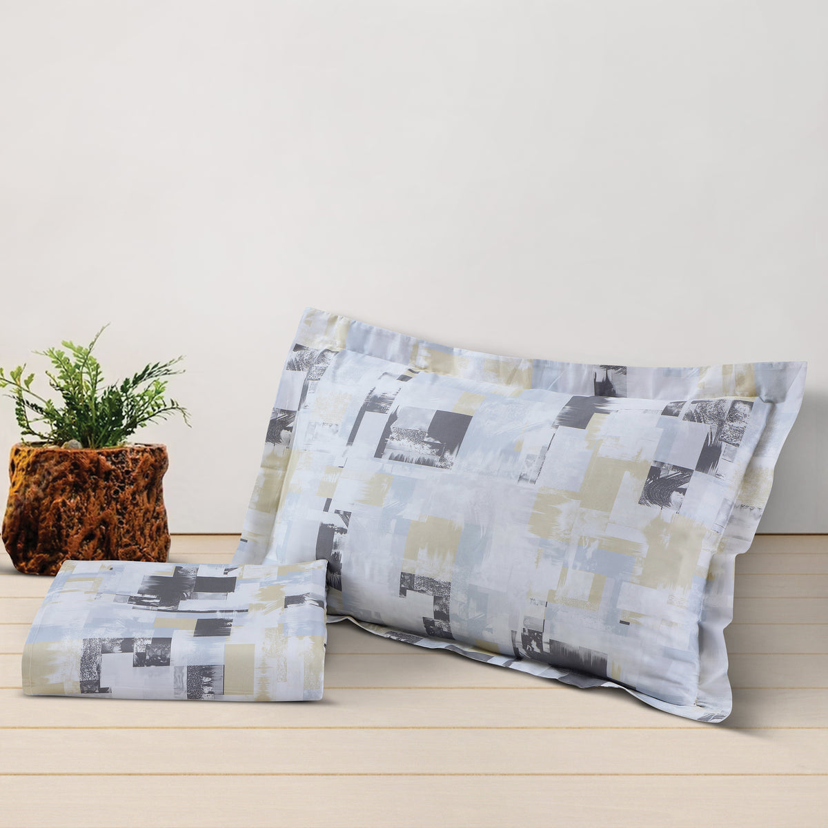 Malako Caèn White & Blue Abstract 500 TC 100% Cotton King Size Bedsheet/Duvet Cover
