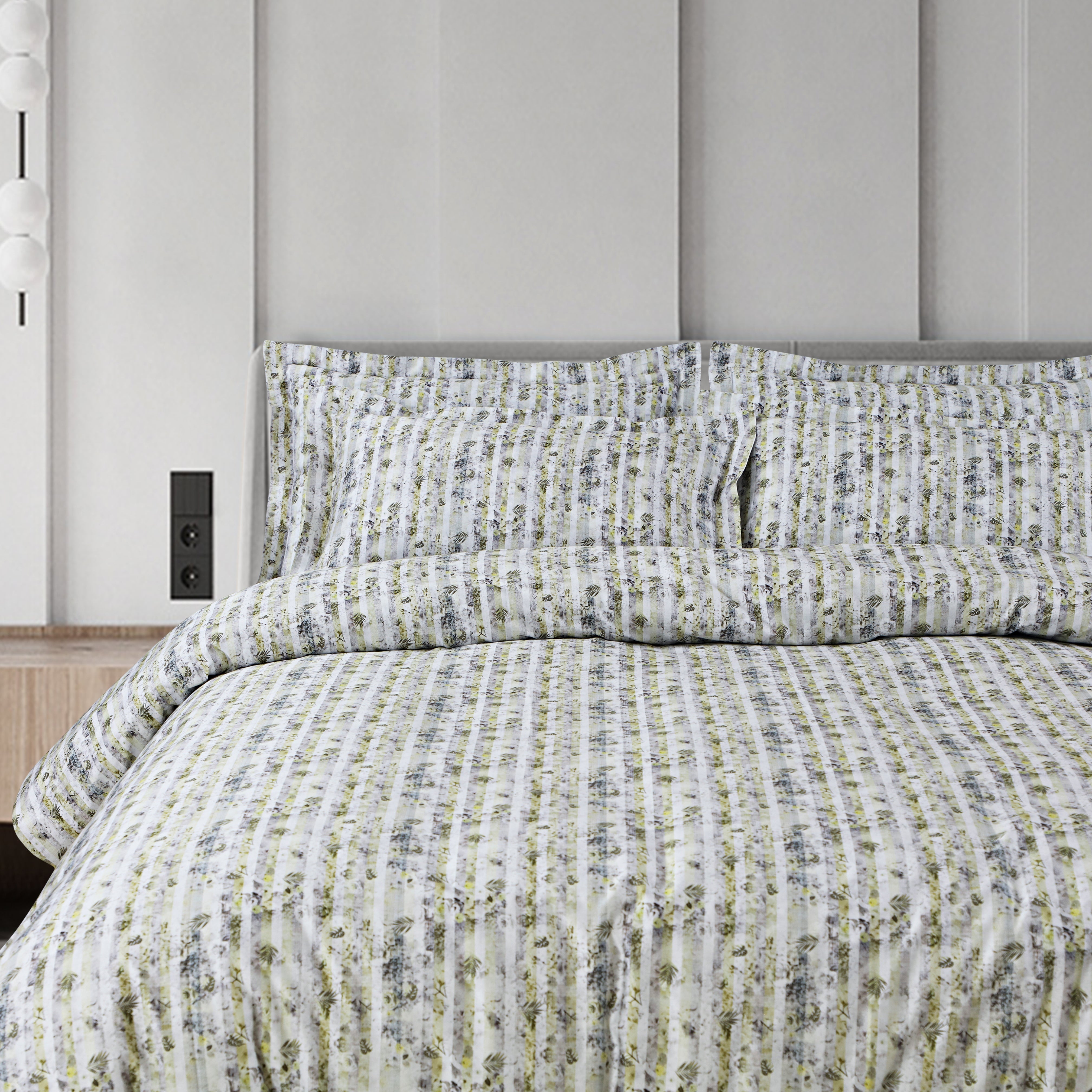Malako Caèn White & Green Abstract 400 TC 100% Cotton King Size Bedsheet/Duvet Cover