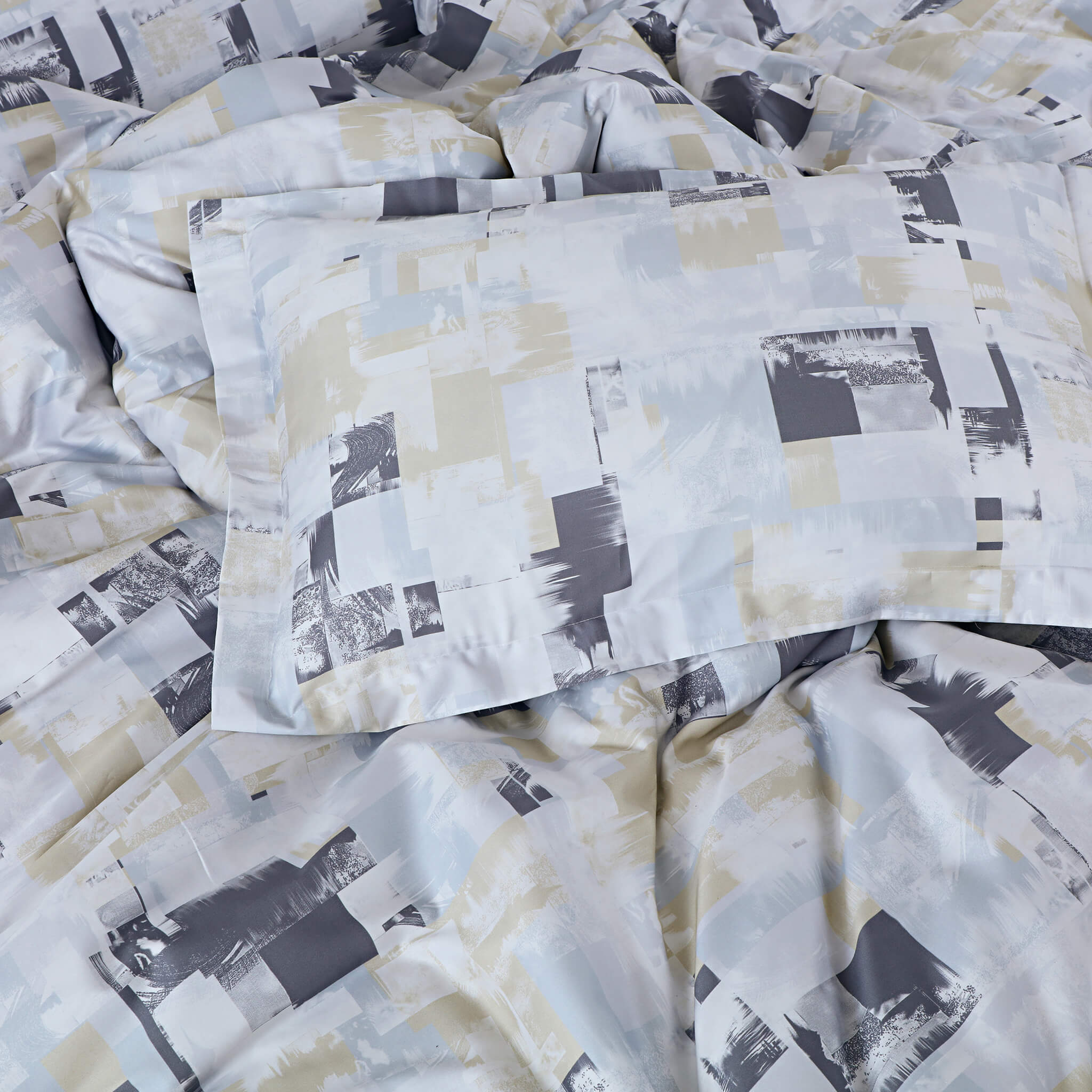 Malako Caèn Bedding Set - White & Blue Abstract 100% Cotton King Size Bedsheet With Comforter