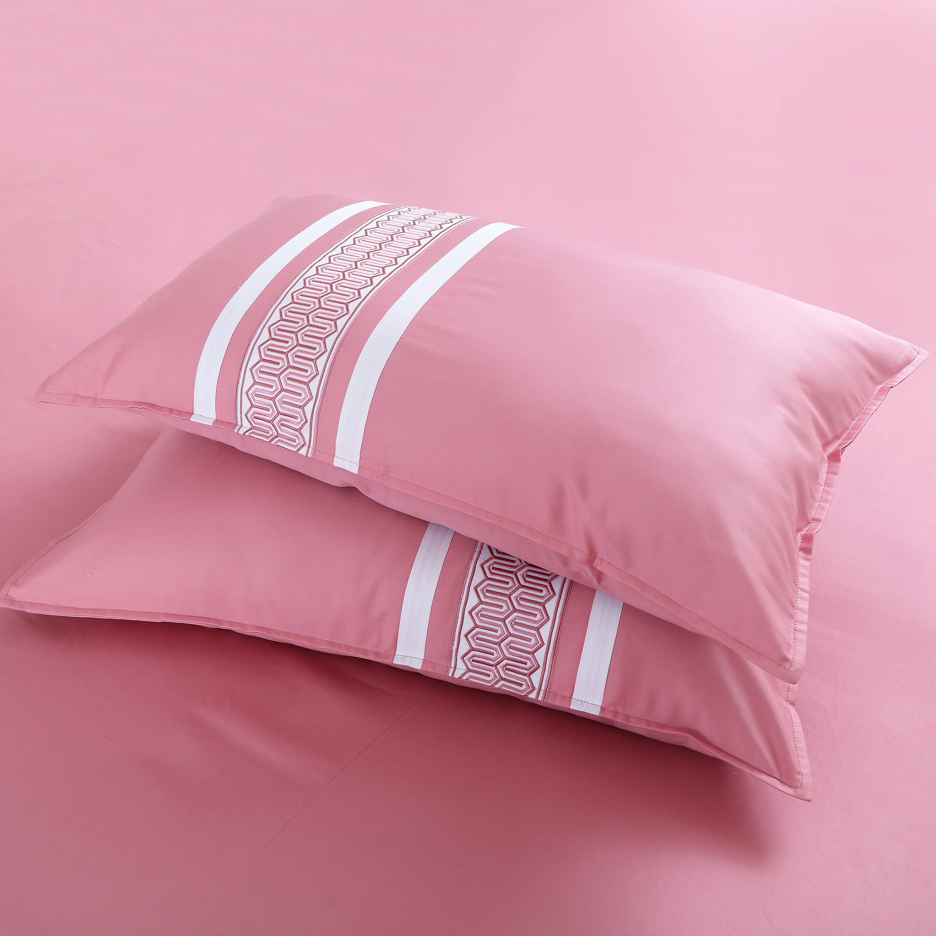 Petal Soft Vivid Embroidered Duvet Cover Set - Pink 100% Cotton King Size Duvet Set