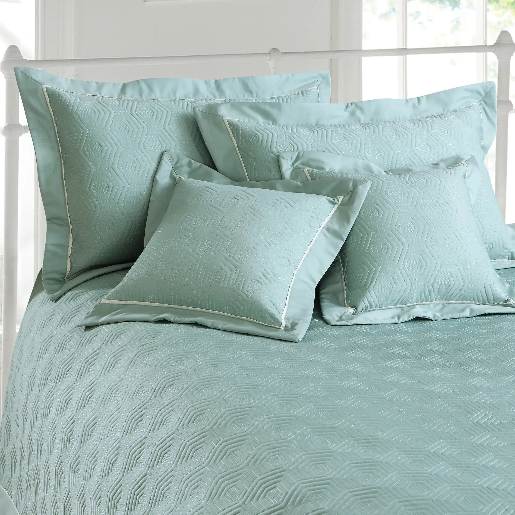 Malako Kairo 500 TC Paris Green Solid King Size 100% Cotton Quilted Bed Cover Set - MALAKO